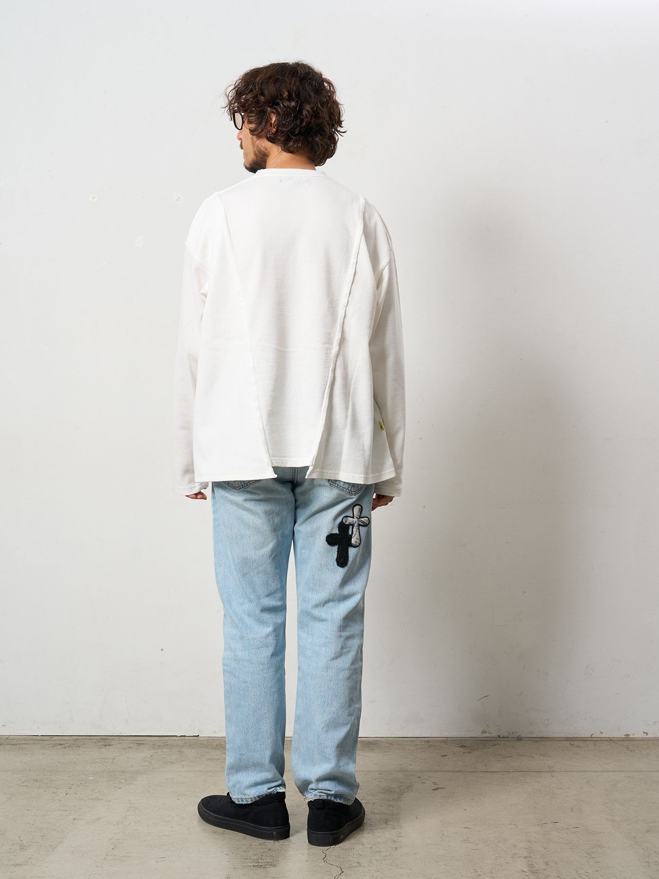 【予約品 5月8日(木) AM10時 締切】 3MIXレイヤードカットオフ モザイクプリント LS ワイドシルエットTシャツ / ホワイト