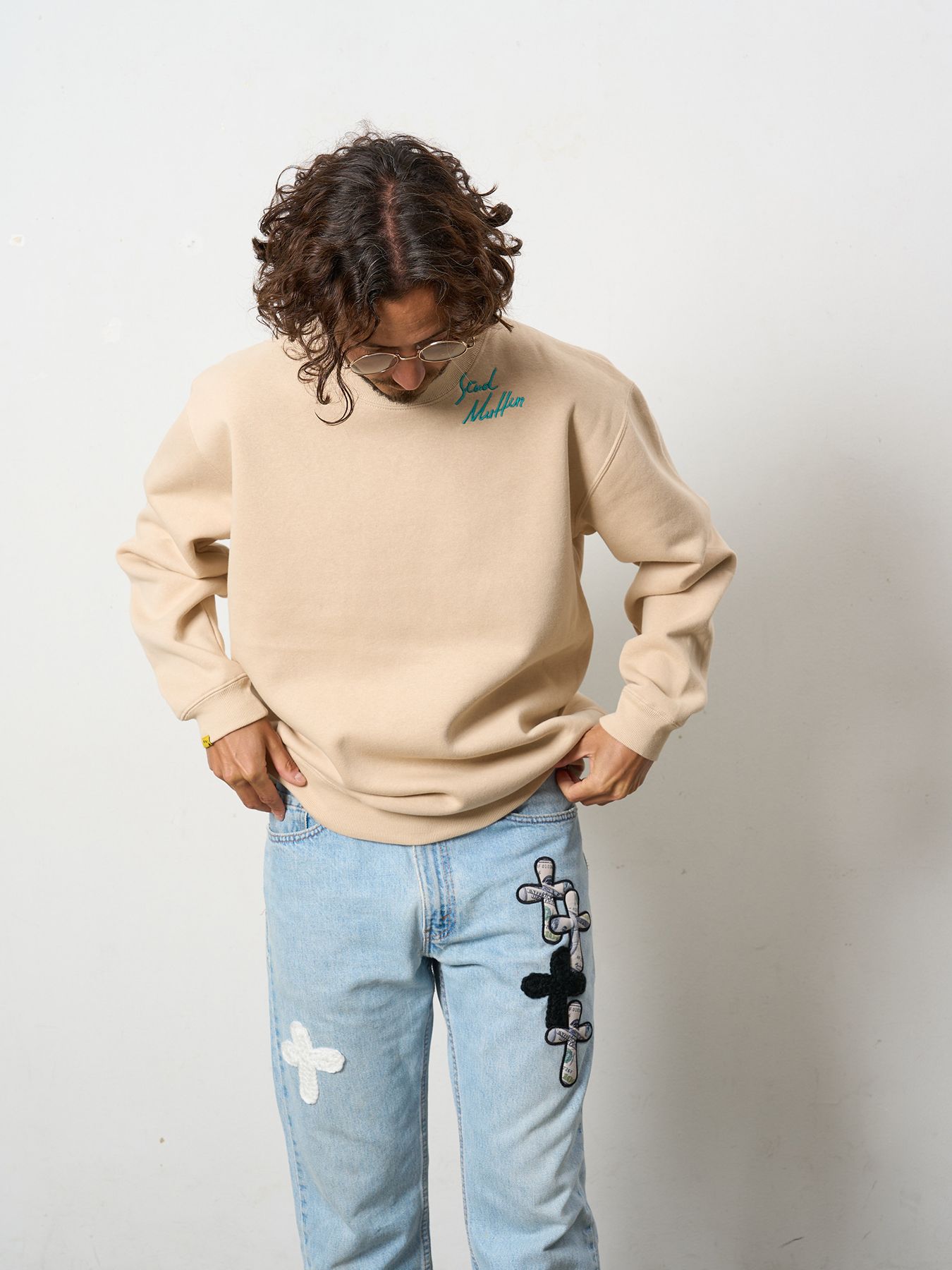 【予約品 5月8日(木) AM10時 締切】 TC裏毛起毛 スターグラムハート発泡プリント ロゴ刺繍 スウェットシャツ / ベージュ