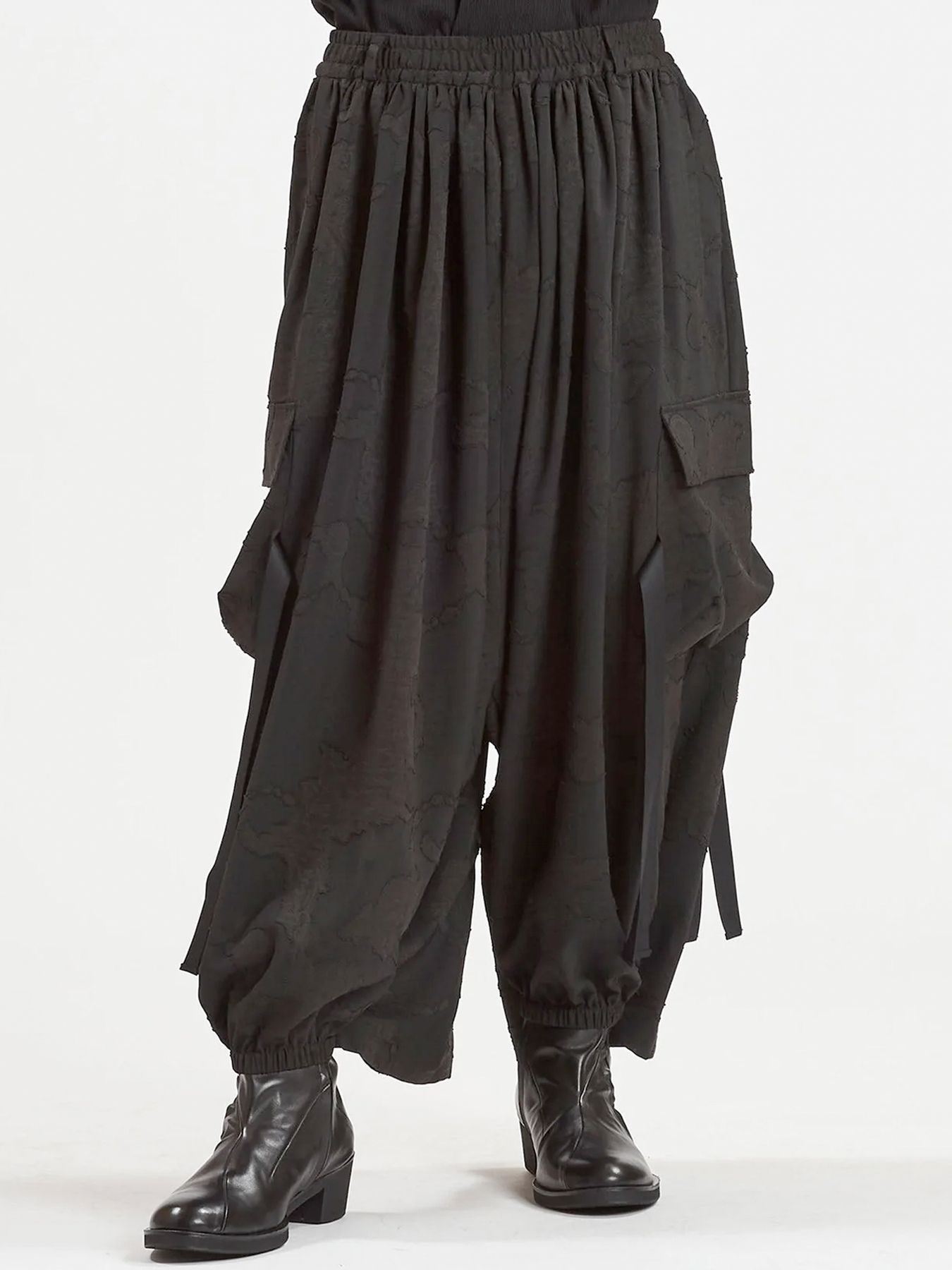 フラッタリングカーゴトラウザーズ / フラワー【NO ID.】