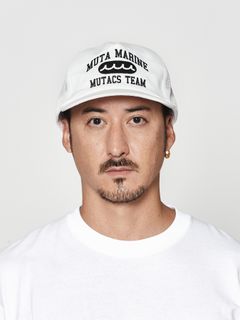 【予約品 10月9日(木) 締切】muta College Logo Mesh Cap / メッシュキャップ / ホワイト【Acanthus × muta MARINE】