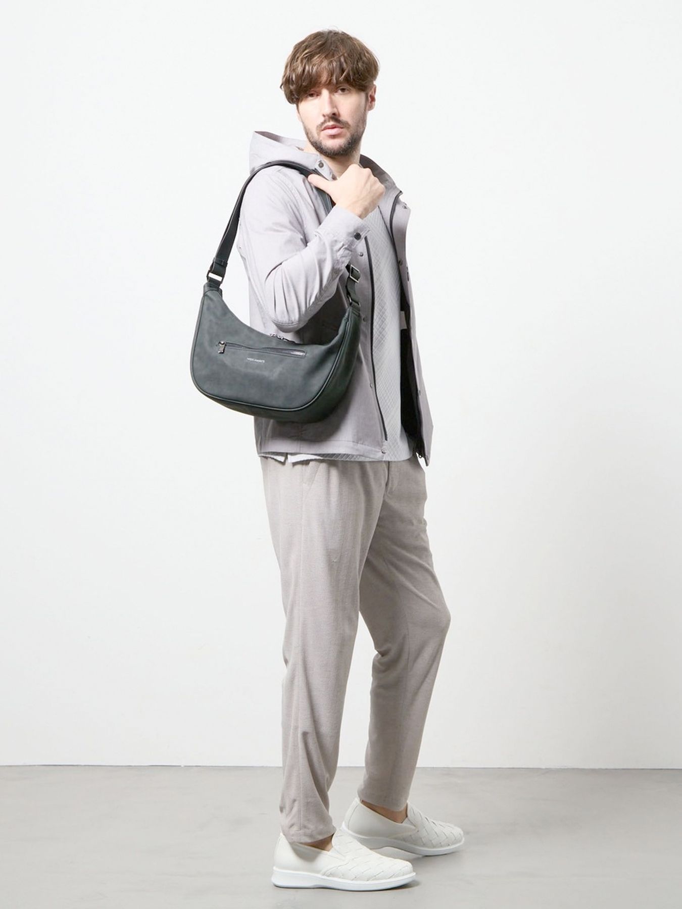 ラウンドショルダーバッグ / ブラック【HIDEAWAYS NICOLE】