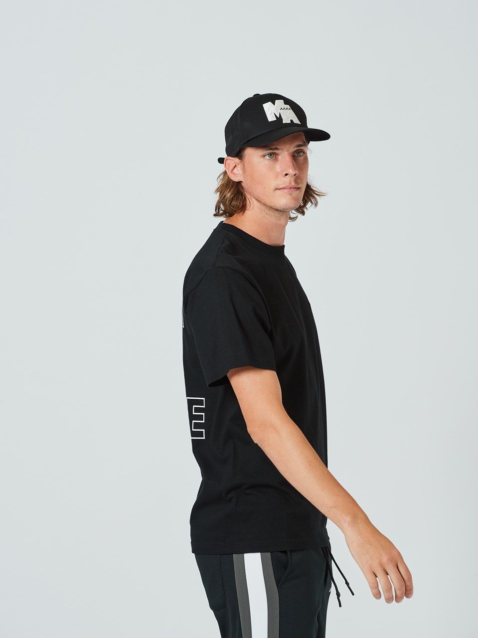 muta Outline Logo Tee / ブラック 【Acanthus×muta】