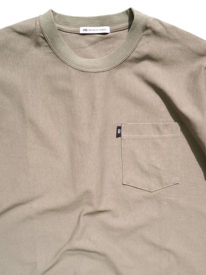タックボタンプリントTシャツ / グレー