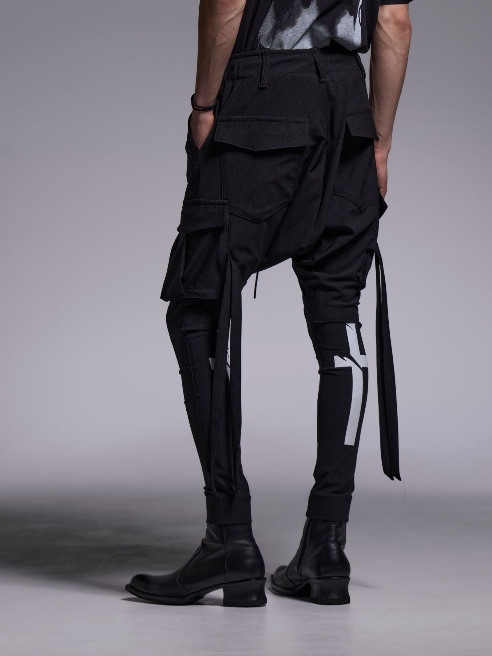 【予約品 1月4日(日) 締切】Sarrouel Pants / サルエルパンツ（プリントあり） / ブラック