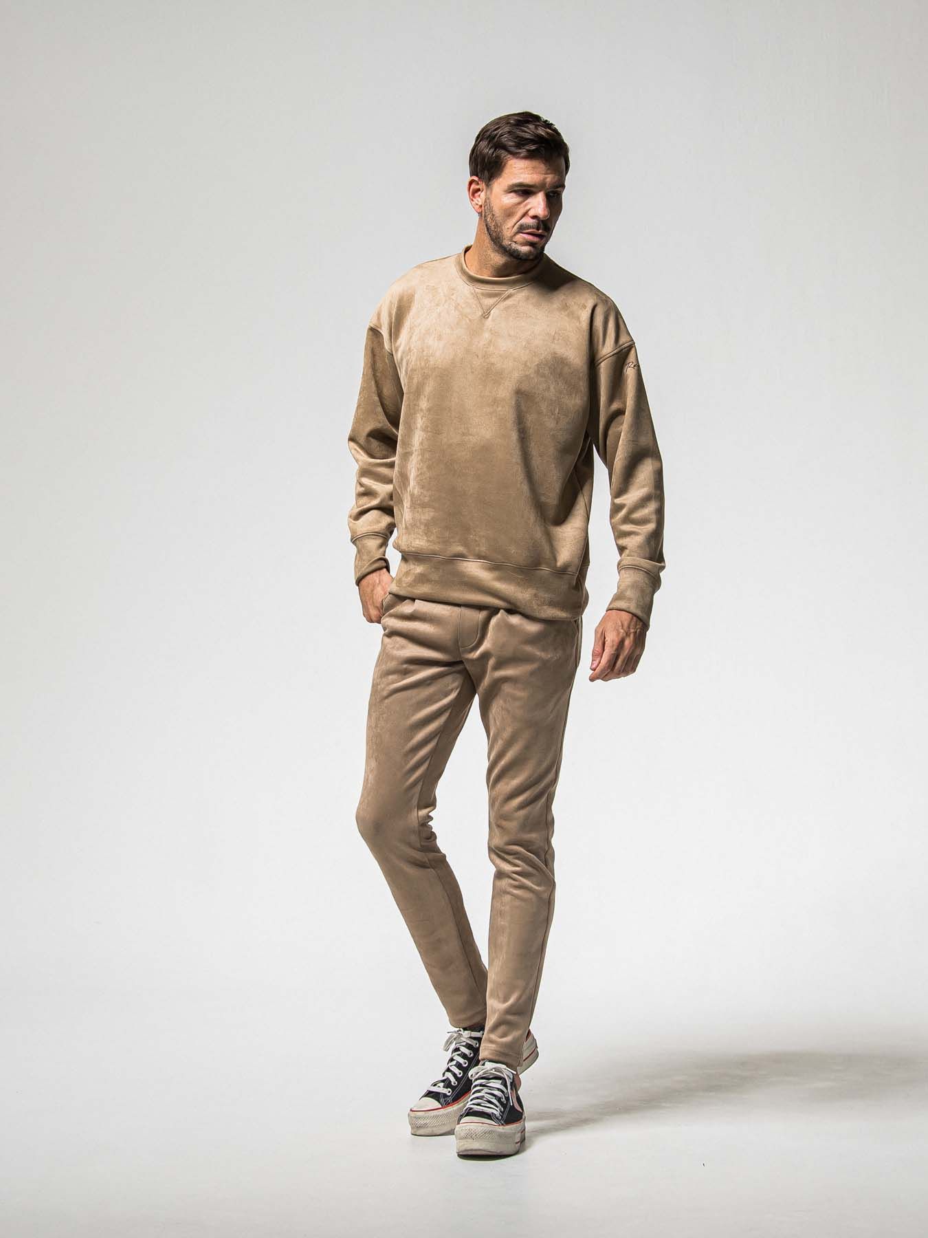 【予約品 8月31日(日) 締切】SUEDE DROP TRAINER / スウェード ドロップショルダートレーナー / ブラウン