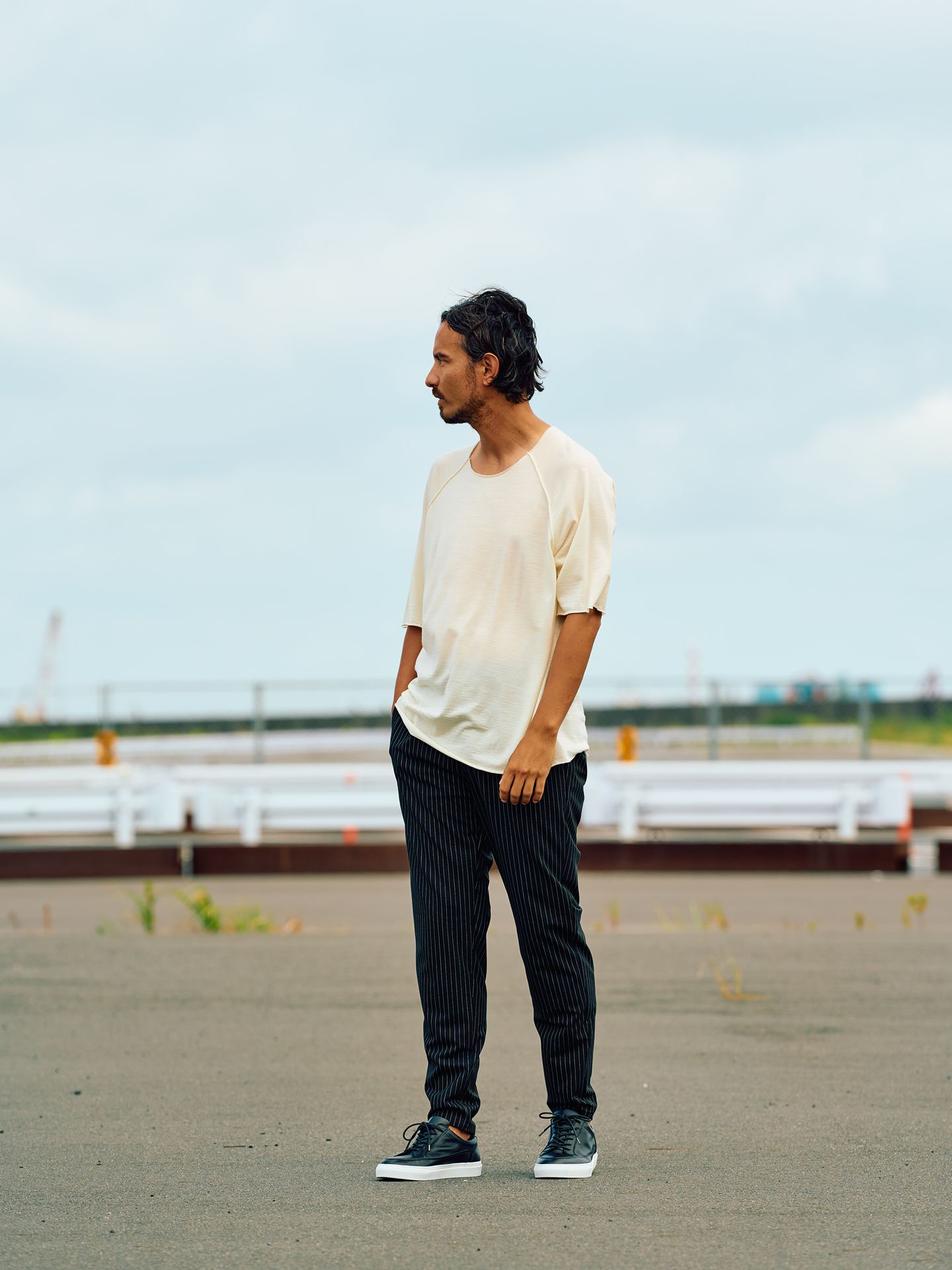 【予約品9月19日 10時締め】 low cut leather sneaker / レザースニーカー / ブラック×ホワイト