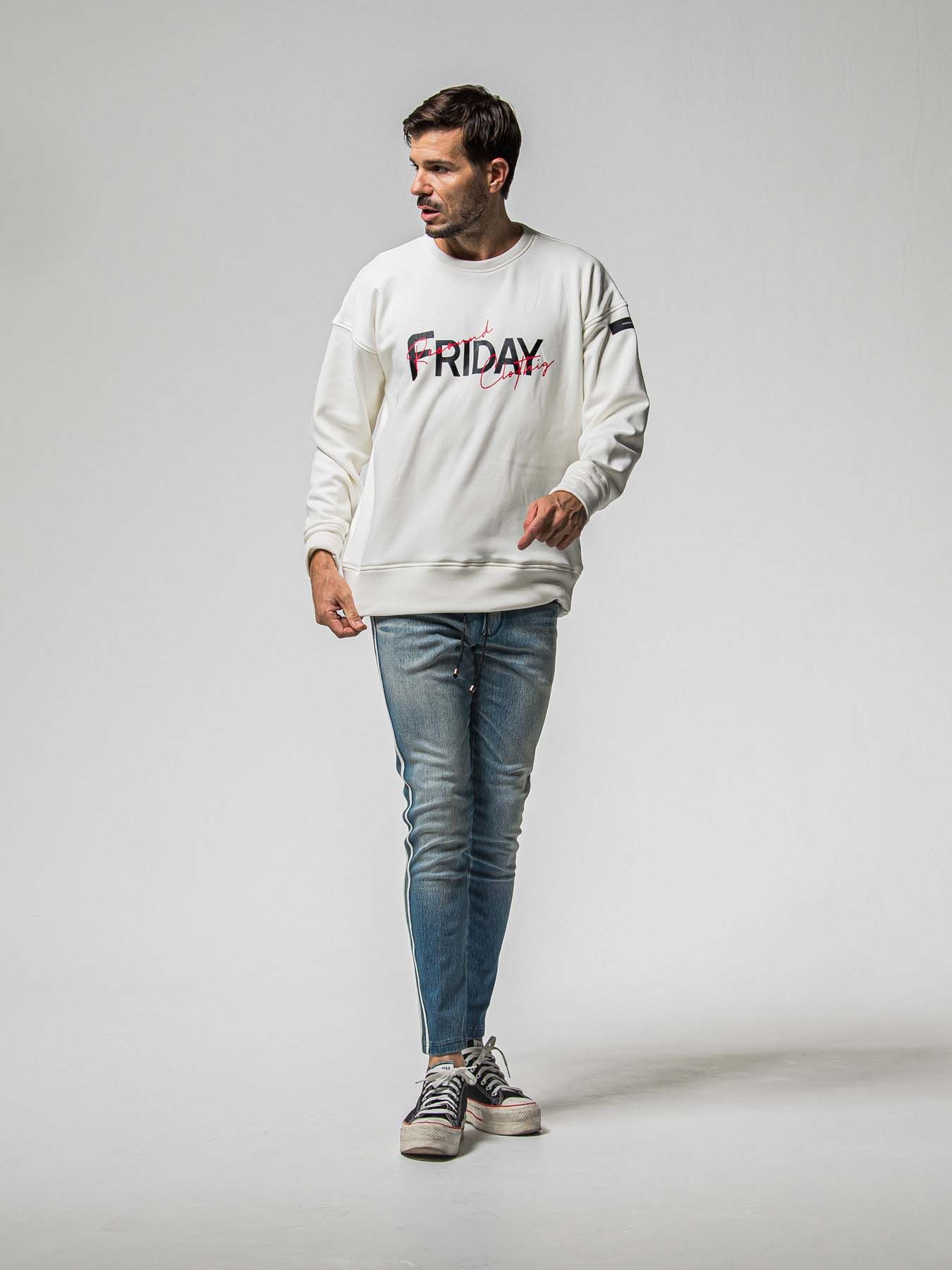 【予約品 8月31日(日) 締切】FRIDAY OLD LOGO VEROURS FLEECE TRAINER / FRIDAYコラボ オールドロゴ ベロアフリース トレーナー / ホワイト