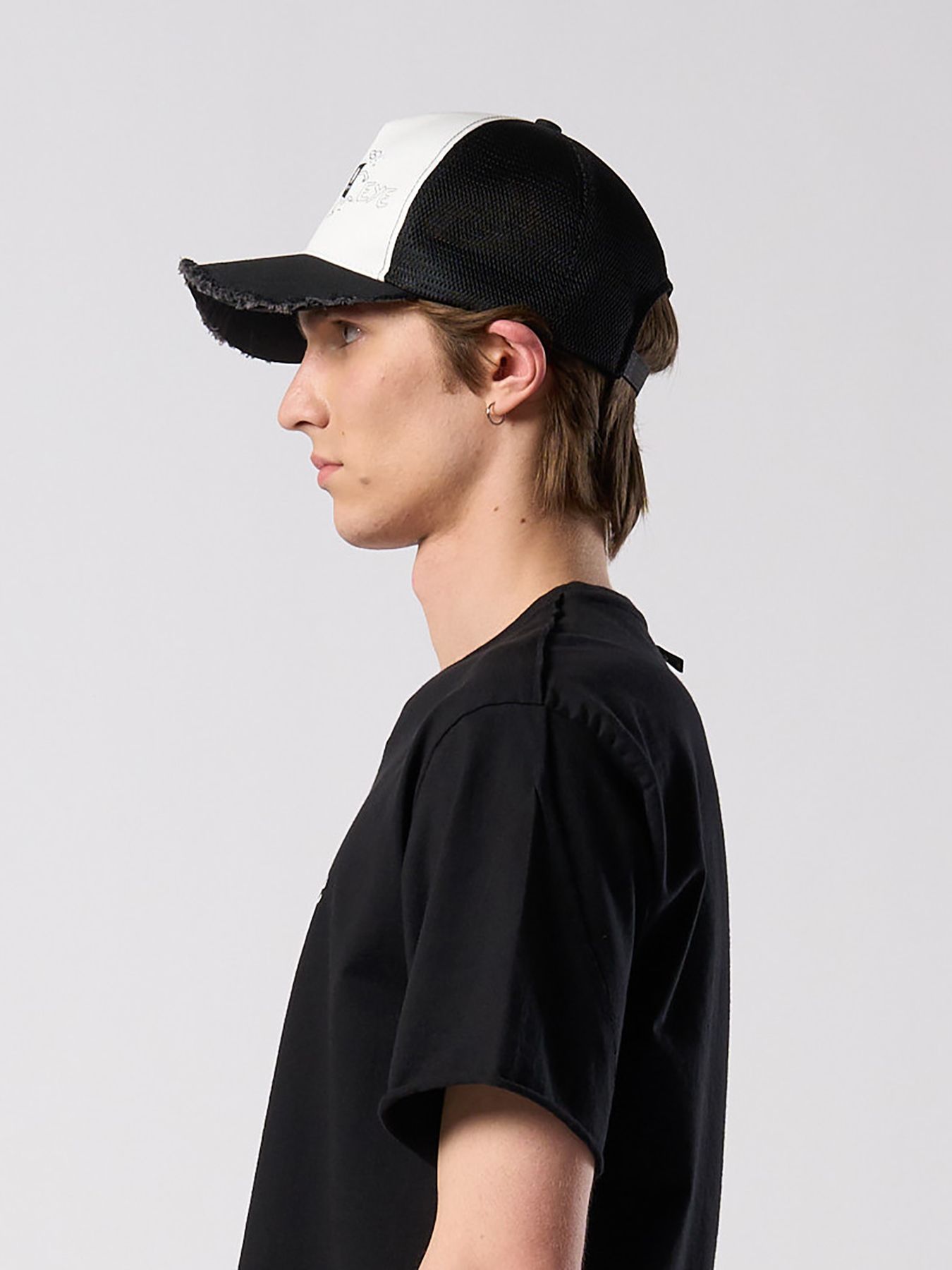 【予約品 4月19日(日) 18時締切】Ohta Design × wjk collaboration："panic" cut-off mesh cap / "panic" カットオフ メッシュキャップ / ホワイト×ブラック