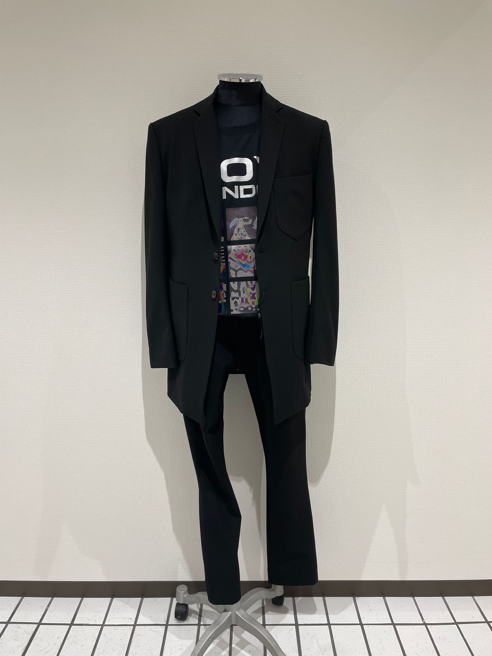 日本限定 tapered slacks  / ブラック