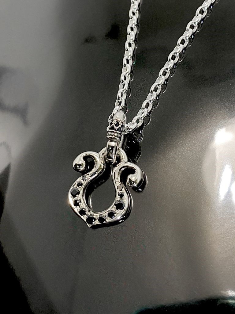 《受注生産》 RHYTHMIC HORSESHOE with BLACK DIAMOND NECKLACE ネックレス / 注文から2~3週間後入荷予定