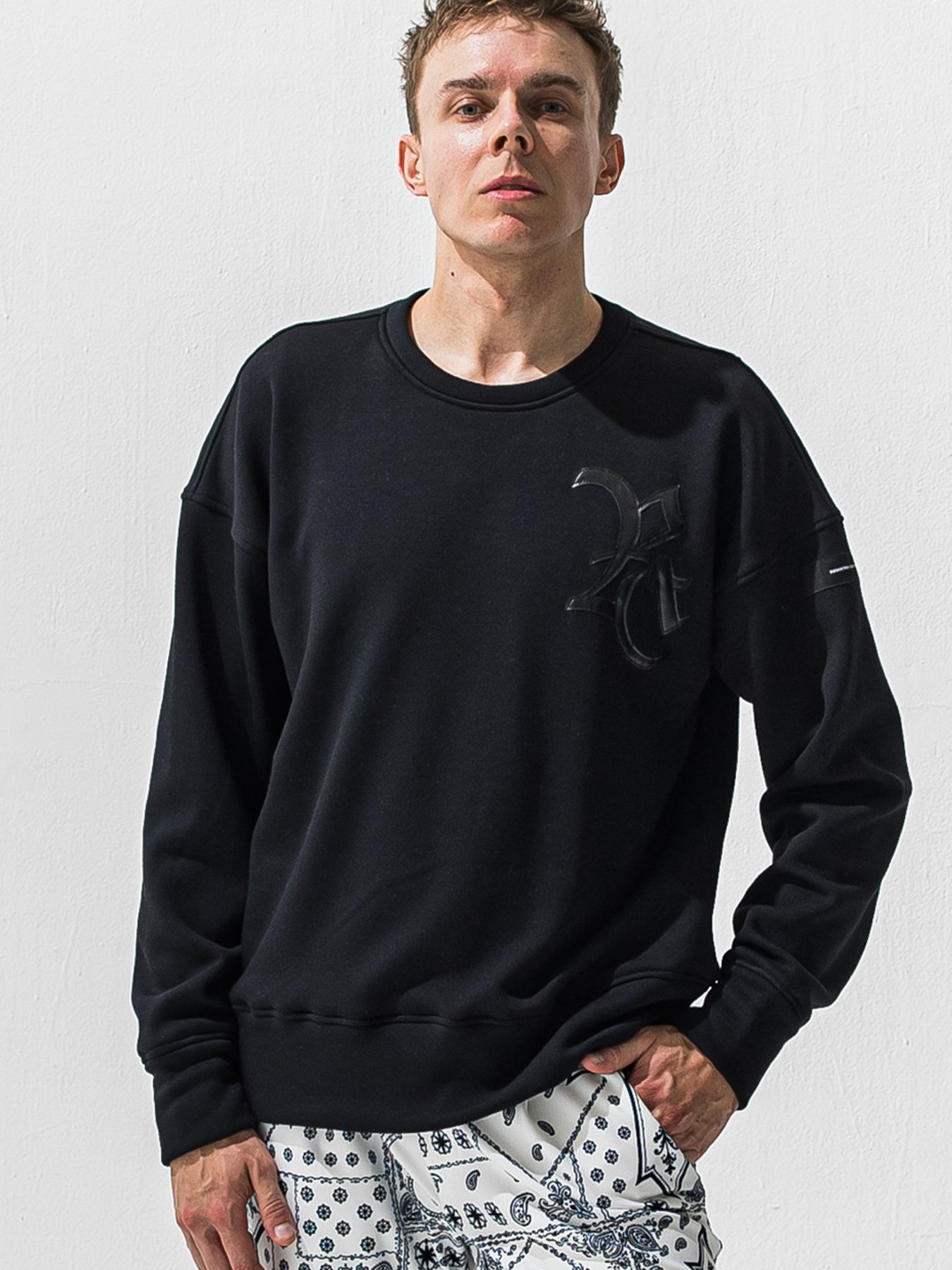 【予約品 9月6日(日) 締切】RC VELOURS FLEECE DROP TRAINER / RCレザーワッペン 裏起毛 ルーズトレーナー / ブラック