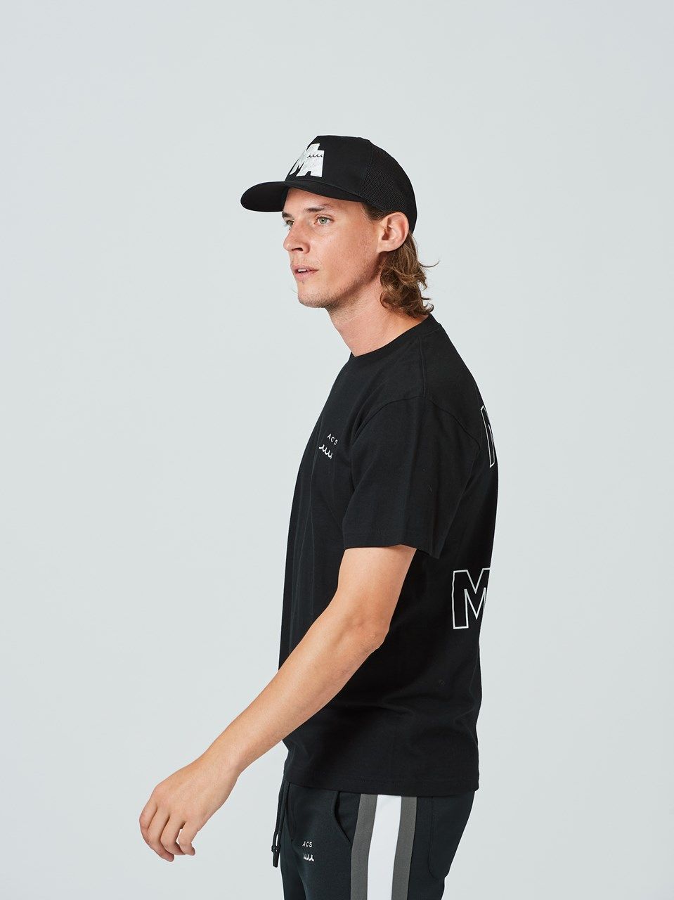 muta Outline Logo Tee / ブラック 【Acanthus×muta】