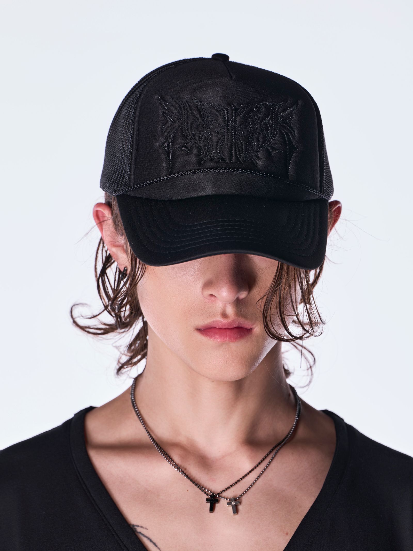 【予約品 6月29日(月) 締切】Mesh Cap / メッシュキャップ / ホワイト×ブラック刺繍