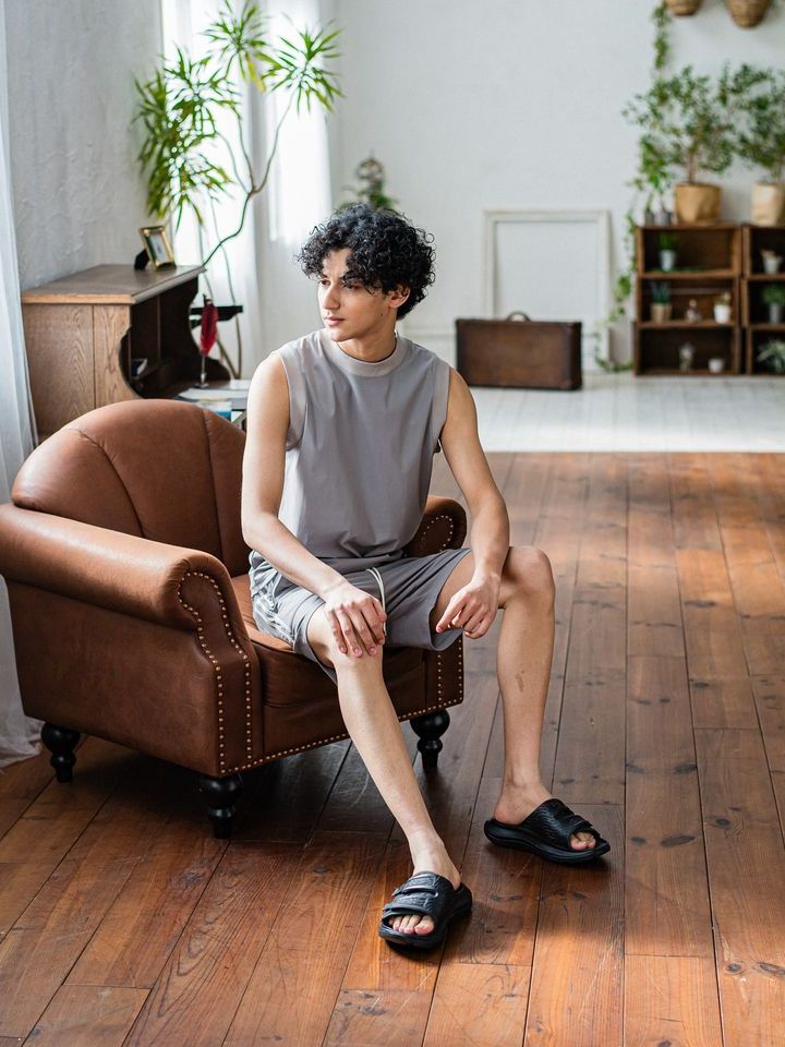 《予約品3月3日18：00締め》 HOME  NYLON NO SLEEVE / ノースリーブ / グレー