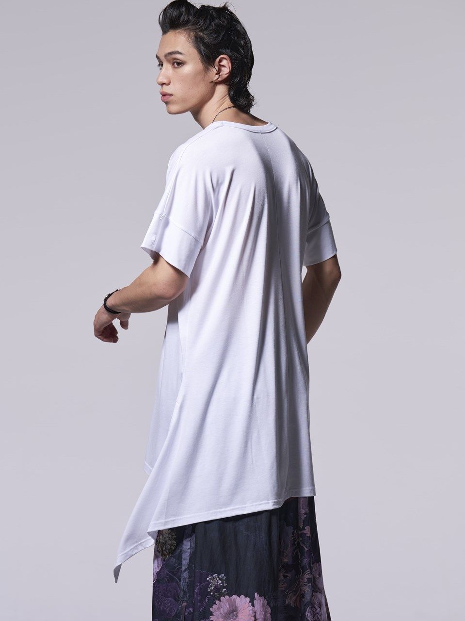 kiryuyrik - 《予約品11月29日23時55分締め》 Flare V-Neck T-Shirt