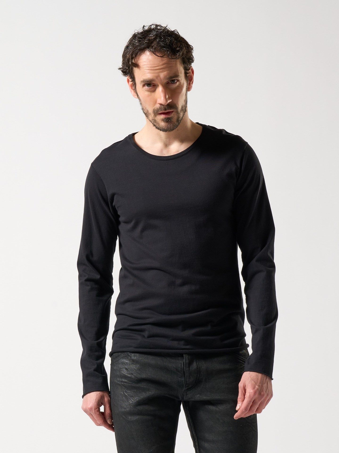【予約品】 cut-off crew-neck L/S / クルーネックTシャツ / ブラック