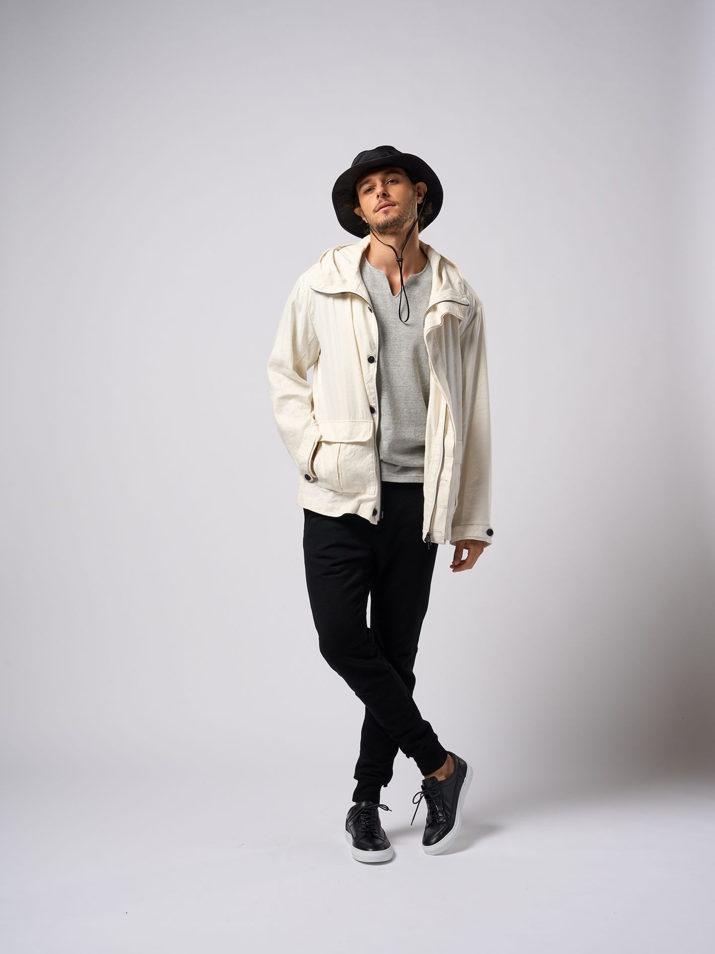 【予約品9月16日 10時締め】 hooded blouson / パーカー / ホワイト