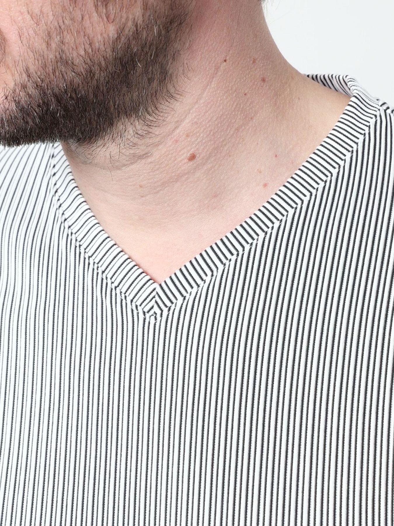 タックボーダーVネックプルオーバー / ネイビー 【HIDEAWAYS NICOLE】