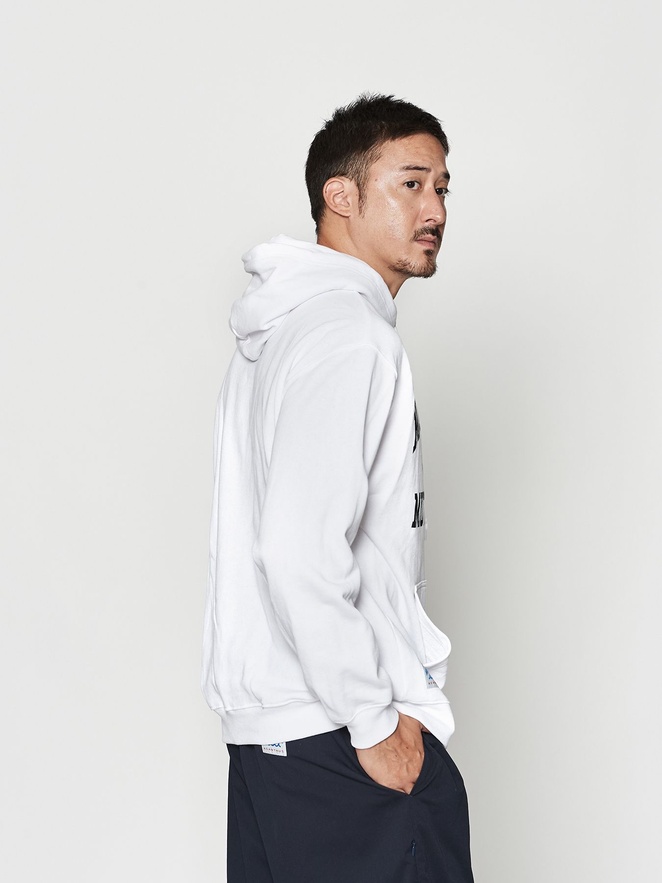 【予約品 10月9日(木) 締切】muta College Logo Hooded Sweatshirt / パーカー / ホワイト【Acanthus × muta MARINE】