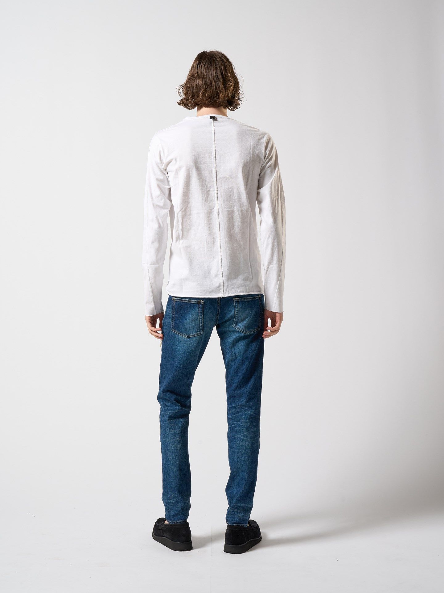 【予約品】 cut-off crew-neck L/S / クルーネックTシャツ / ホワイト