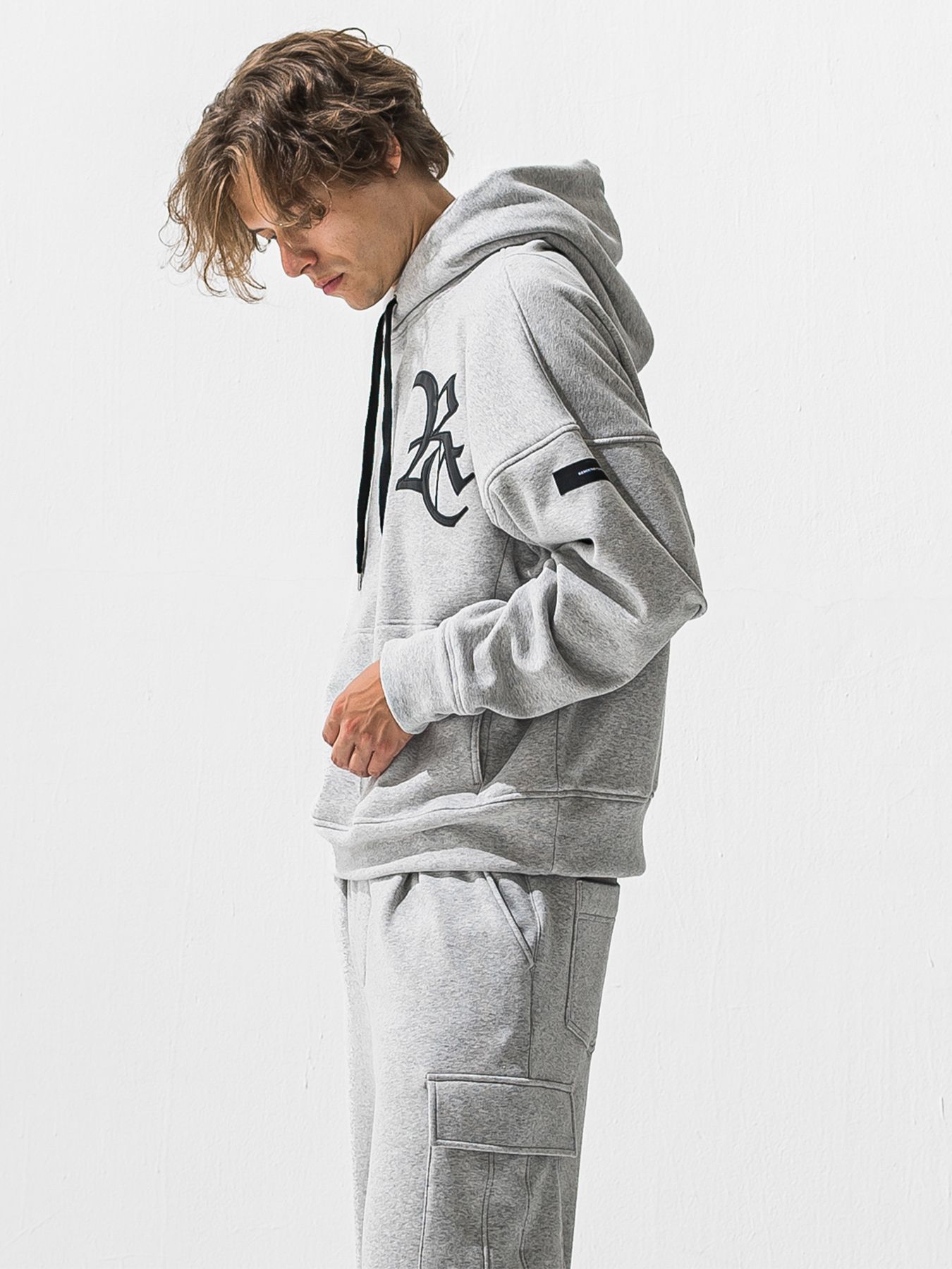 【予約品 9月6日(日) 締切】RC VELOURS FLEECE HOODIE / RCレザーワッペン 裏起毛 ルーズフーディー / グレー