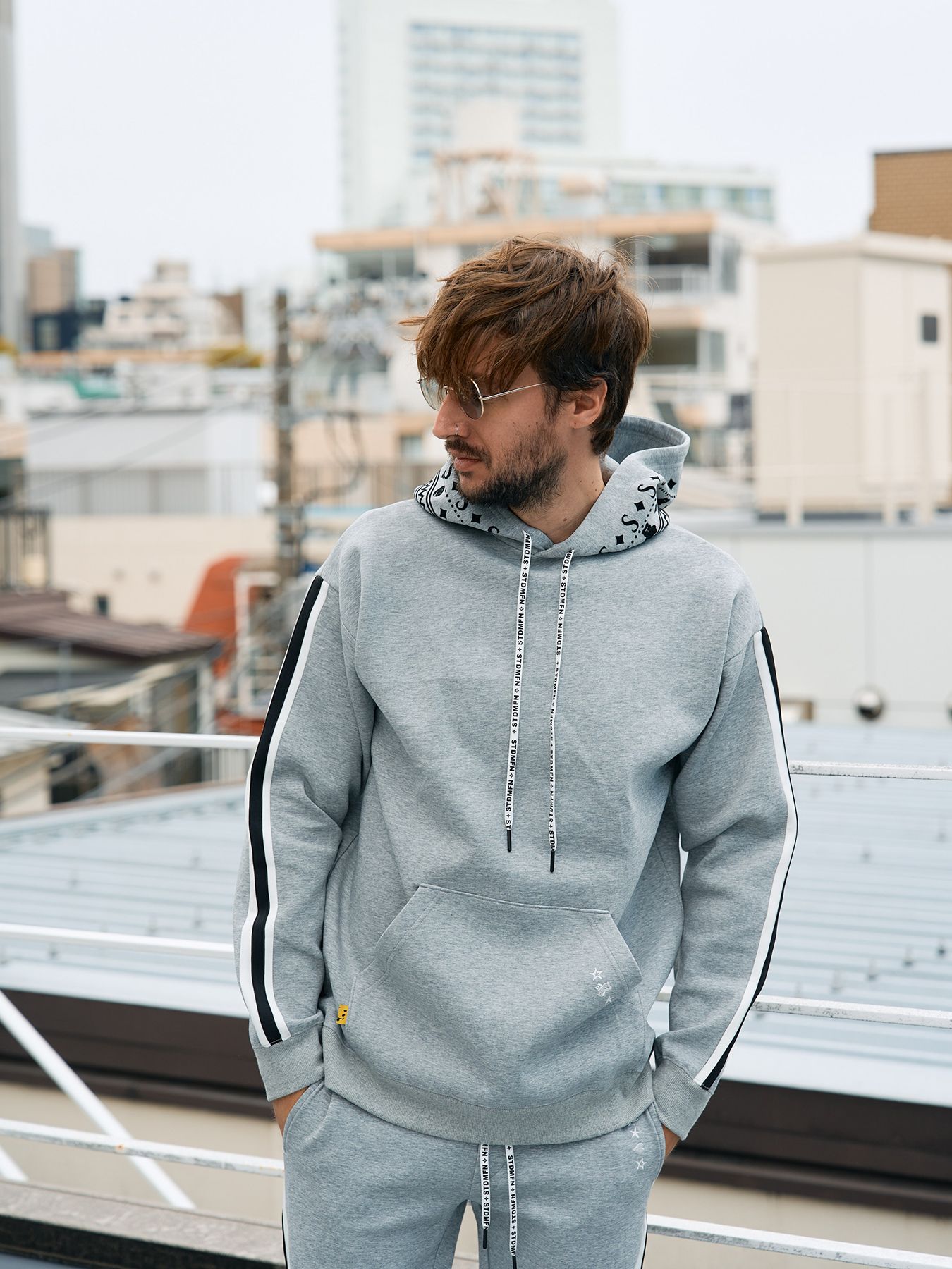 【予約品 5月8日(木) AM10時 締切】 T-Rストレッチポンチ スターノルディックフロッキーライン プルパーカー / M.グレー