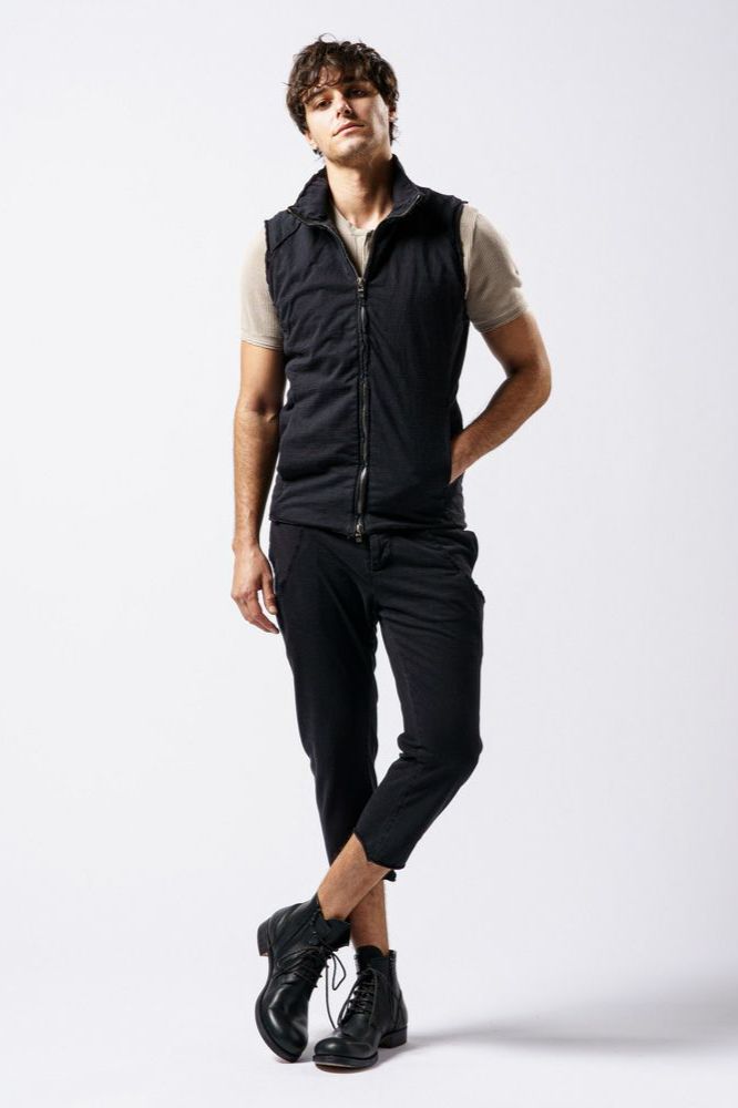 wjk - 《予約品》 cut-off stand collar vest / ブラック 【wjk】 2023年2月下旬以降入荷予定 | BRYAN