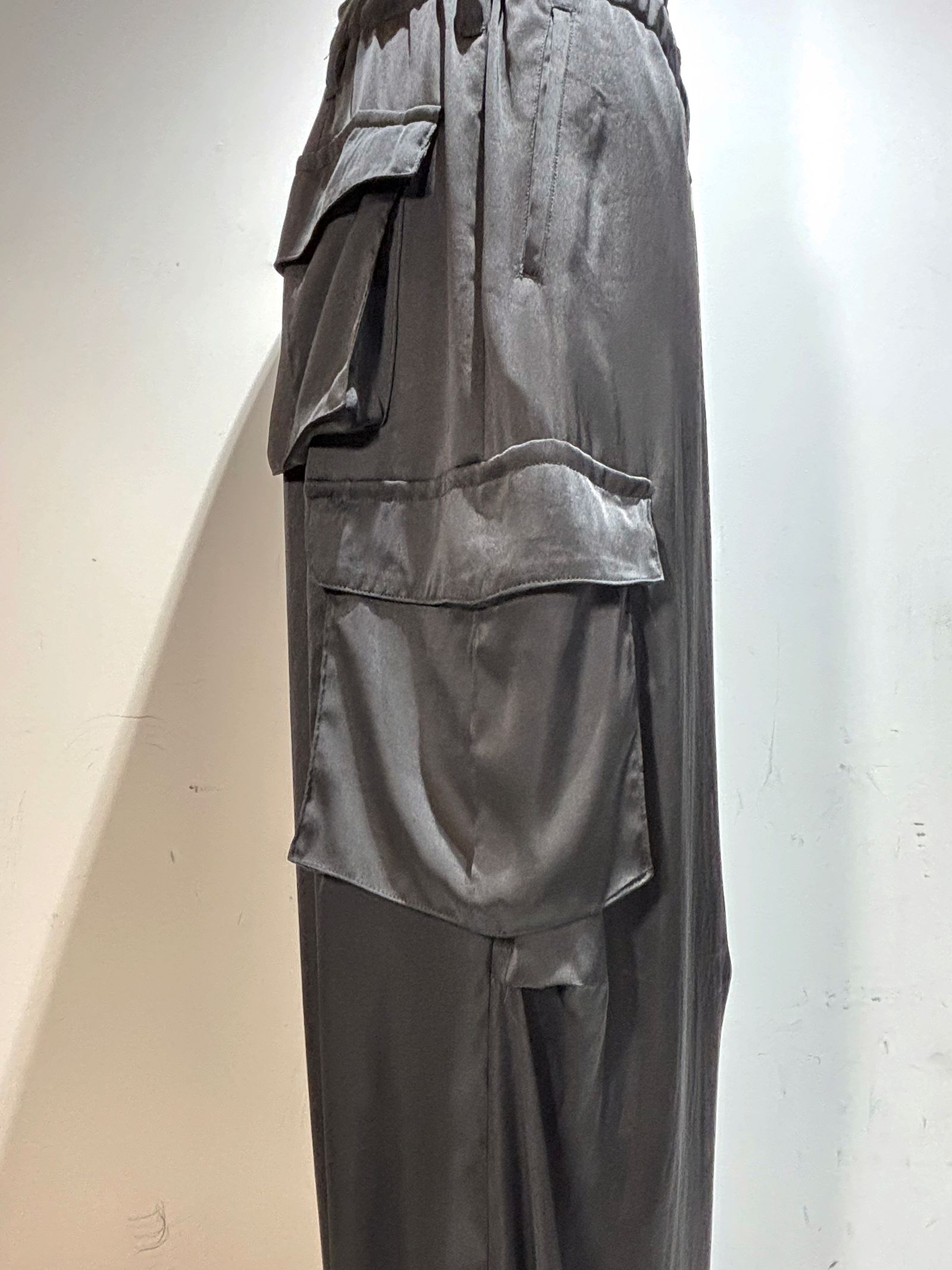 《予約品》 WideCargoPants / サテンワイドカーゴパンツ / ブラック