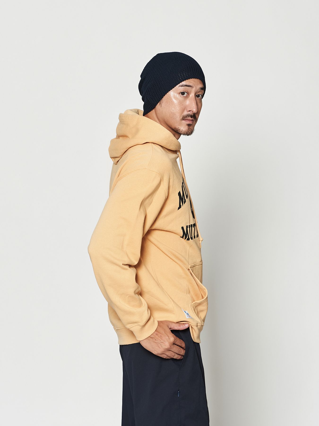 【予約品 10月9日(木) 締切】muta College Logo Hooded Sweatshirt / パーカー / イエロー【Acanthus × muta MARINE】