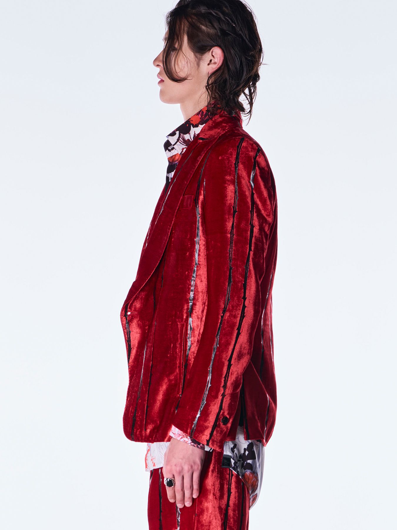 【予約品 6月29日(月) 締切】TOGE Velvet Peaked Jacket / ベルベット ピークドラぺル ジャケット / レッド