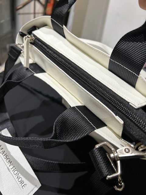 Tiphanie Shoulder バック ホワイト×ブルー メゾンオノレ パリMAISON HONORE PARIS