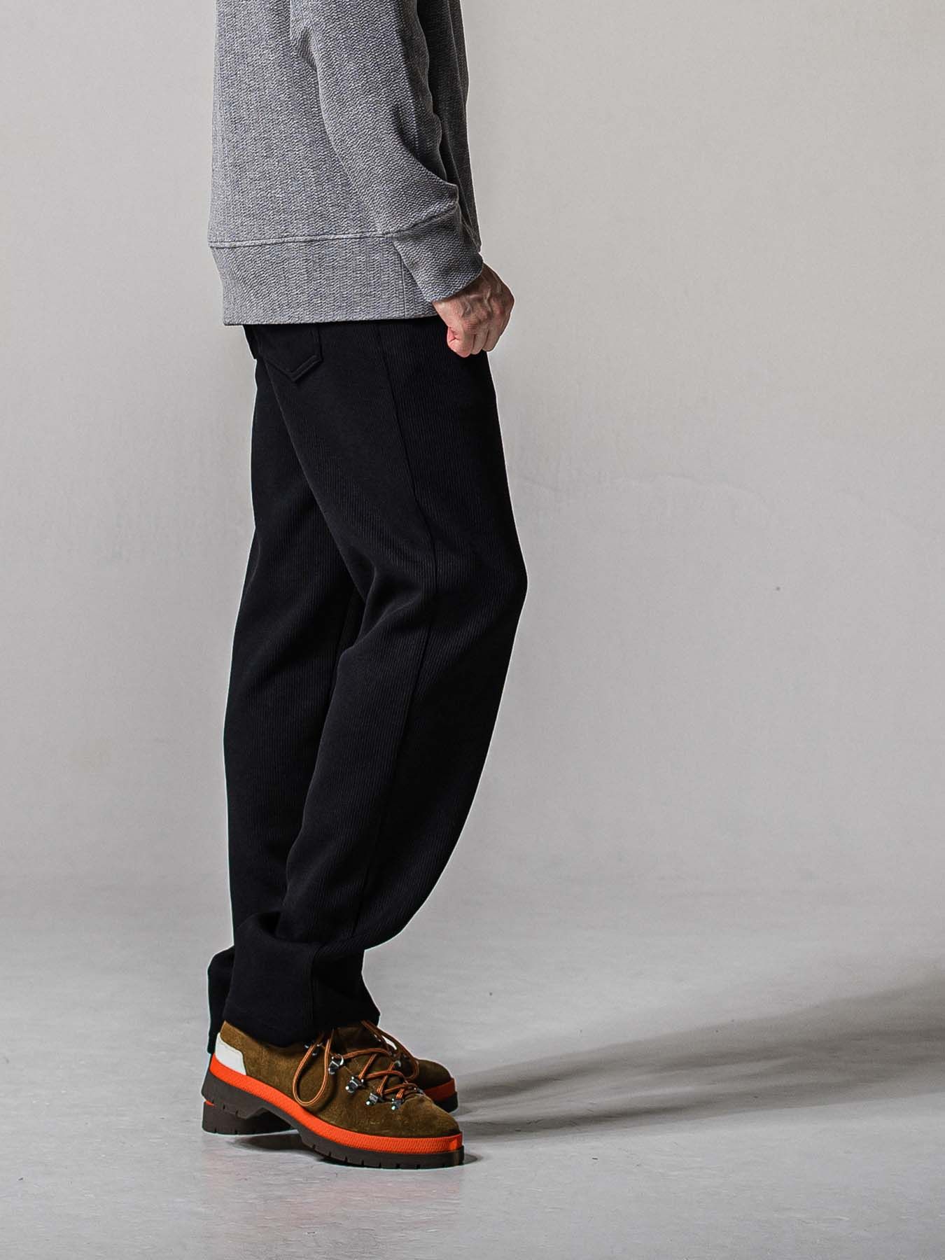 【予約品 11月16日(日) 締切】AZE  WIDE TUCK PANTS / 畔編みニット セミワイドシルエット ワンタック イージーパンツ / ブラック