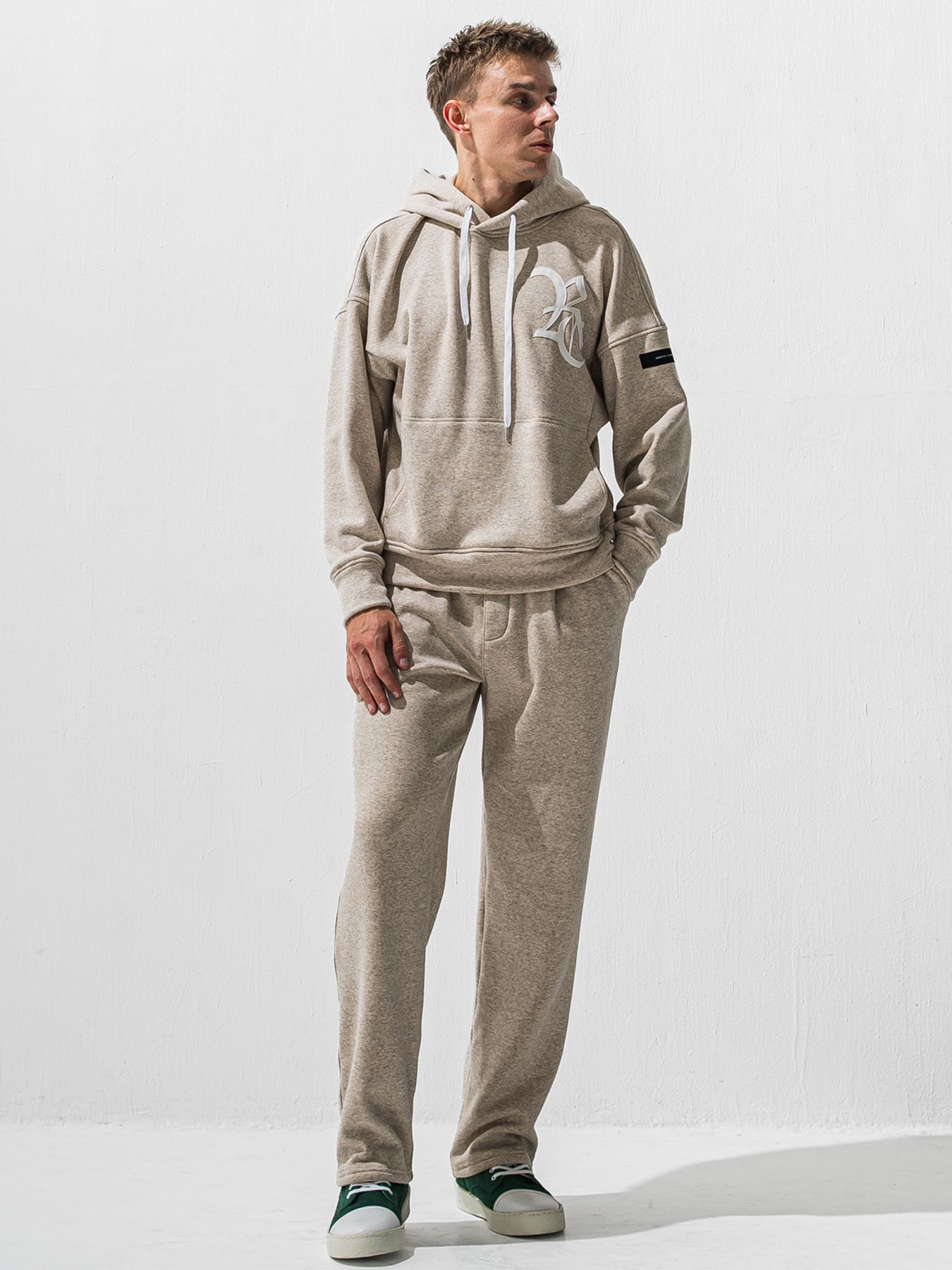 【予約品 9月6日(日) 締切】RC VELOURS FLEECE HOODIE / RCレザーワッペン 裏起毛 ルーズフーディー / ブラウン