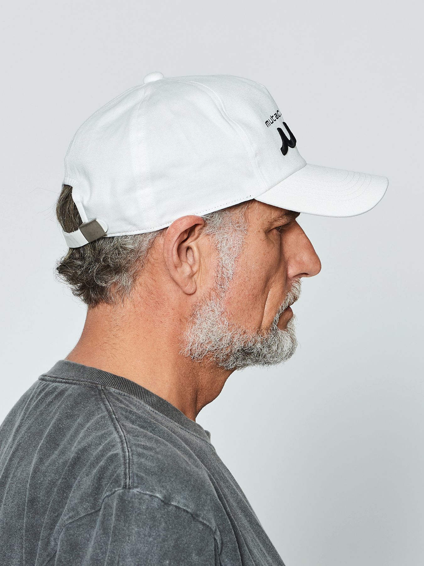 【予約品 】muta Embroidered Logo Cap / ベースボールキャップ / ホワイト【Acanthus × muta MARINE】