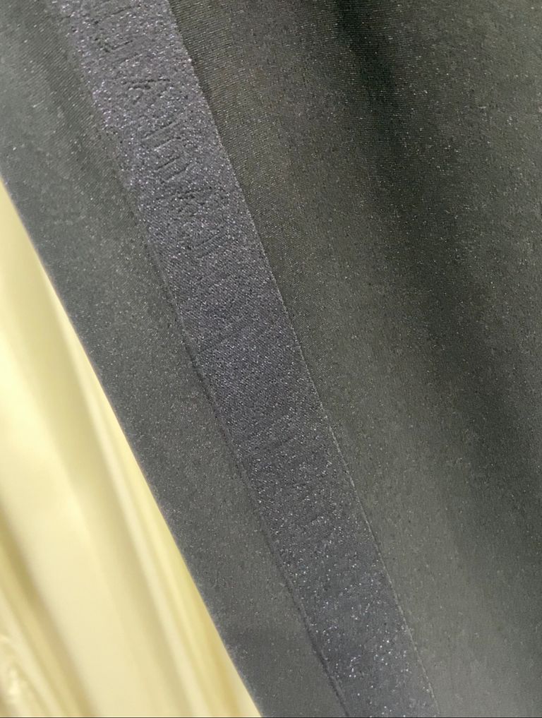 黒ラメ入りラインテープ