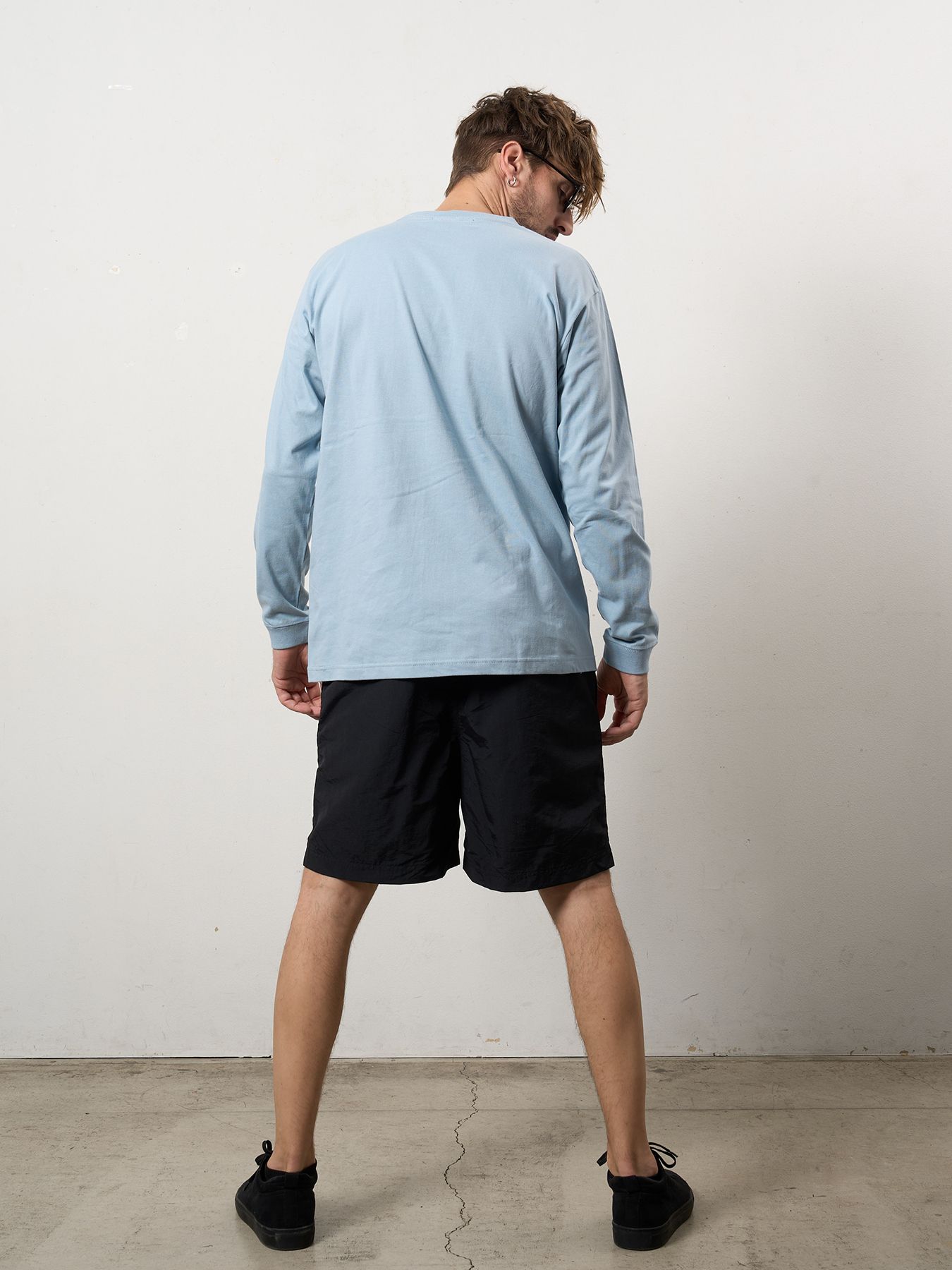 【予約品 10月16日(木) 締切】5.6ozコットン天竺 カートベアシークイン LSシャツ / ブルー