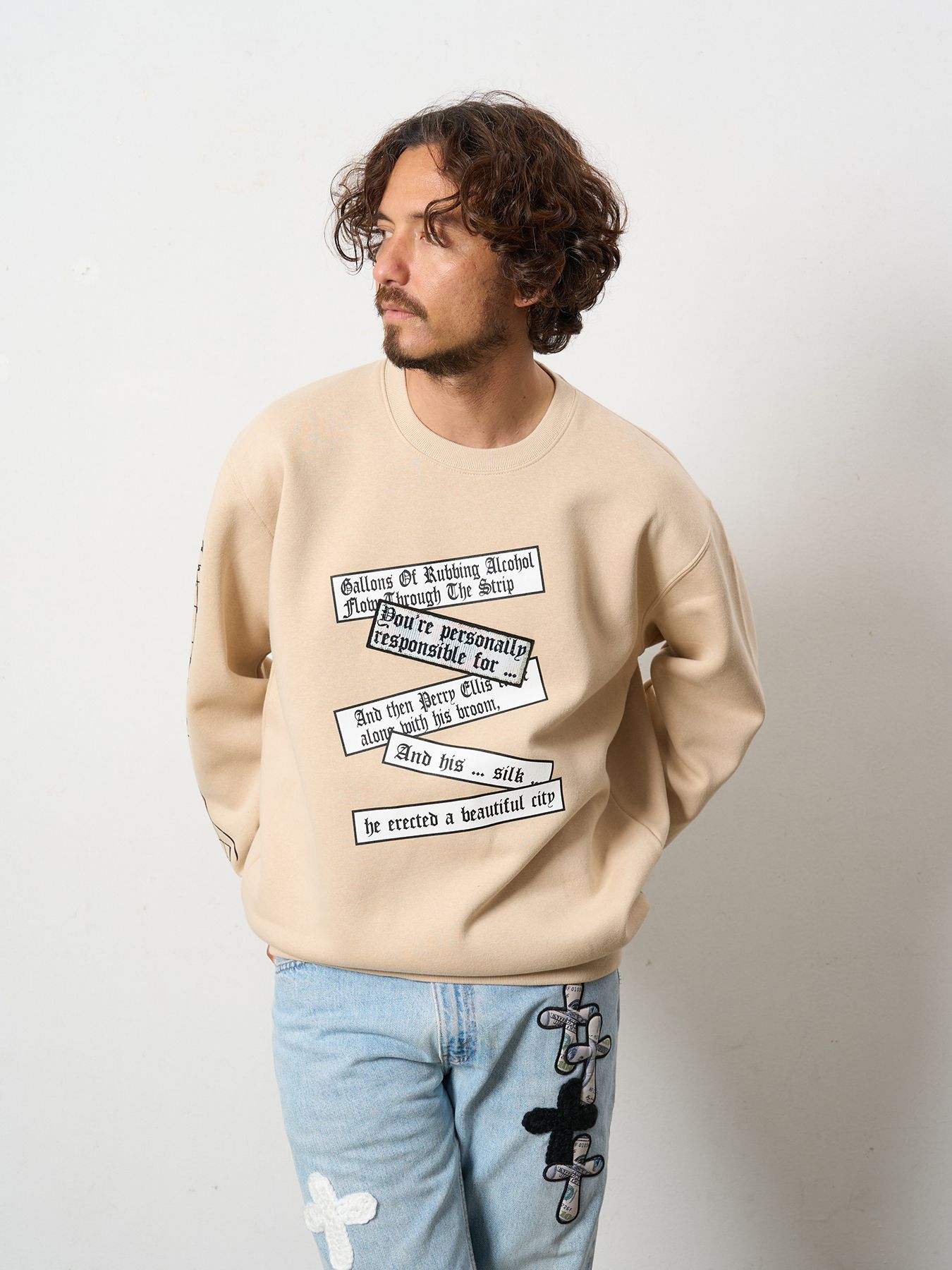 【予約品 5月8日(木) AM10時 締切】 TC裏毛起毛 リリック リボン シークインMUSICプリント スウェットシャツ / ベージュ