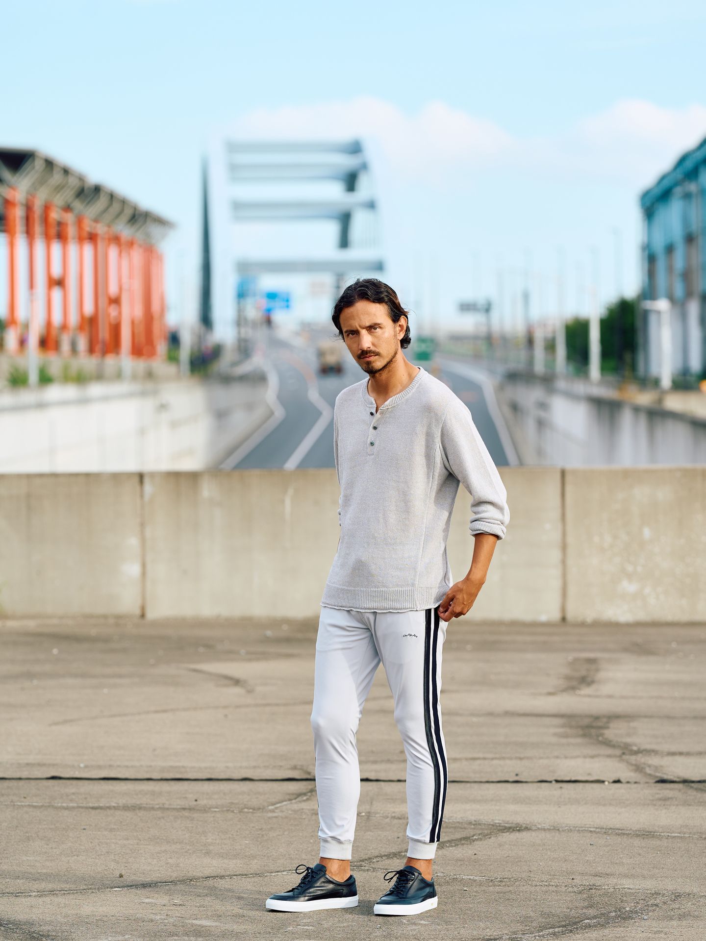 【予約品9月19日 10時締め】 low cut leather sneaker / レザースニーカー / ブラック×ホワイト