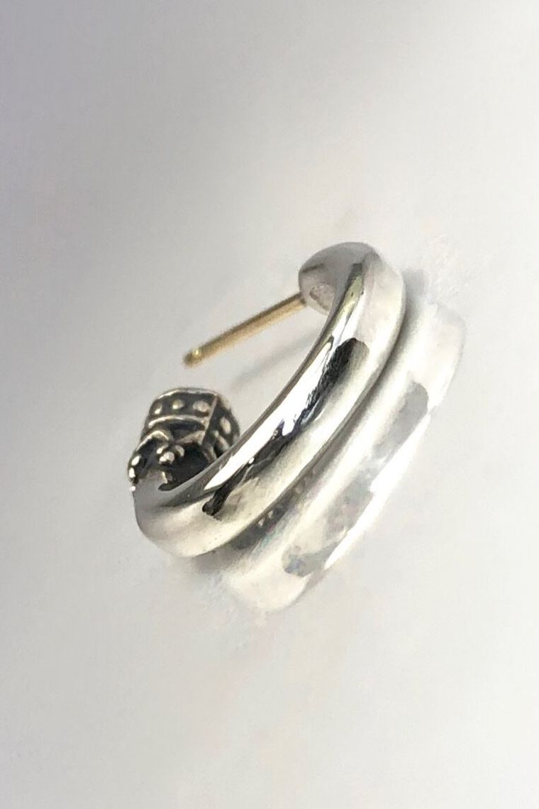 《受注生産》 CROWN HOOP EARRING 3mm ピアス 【GOD SIZE】 注文から2～3週間後入荷予定