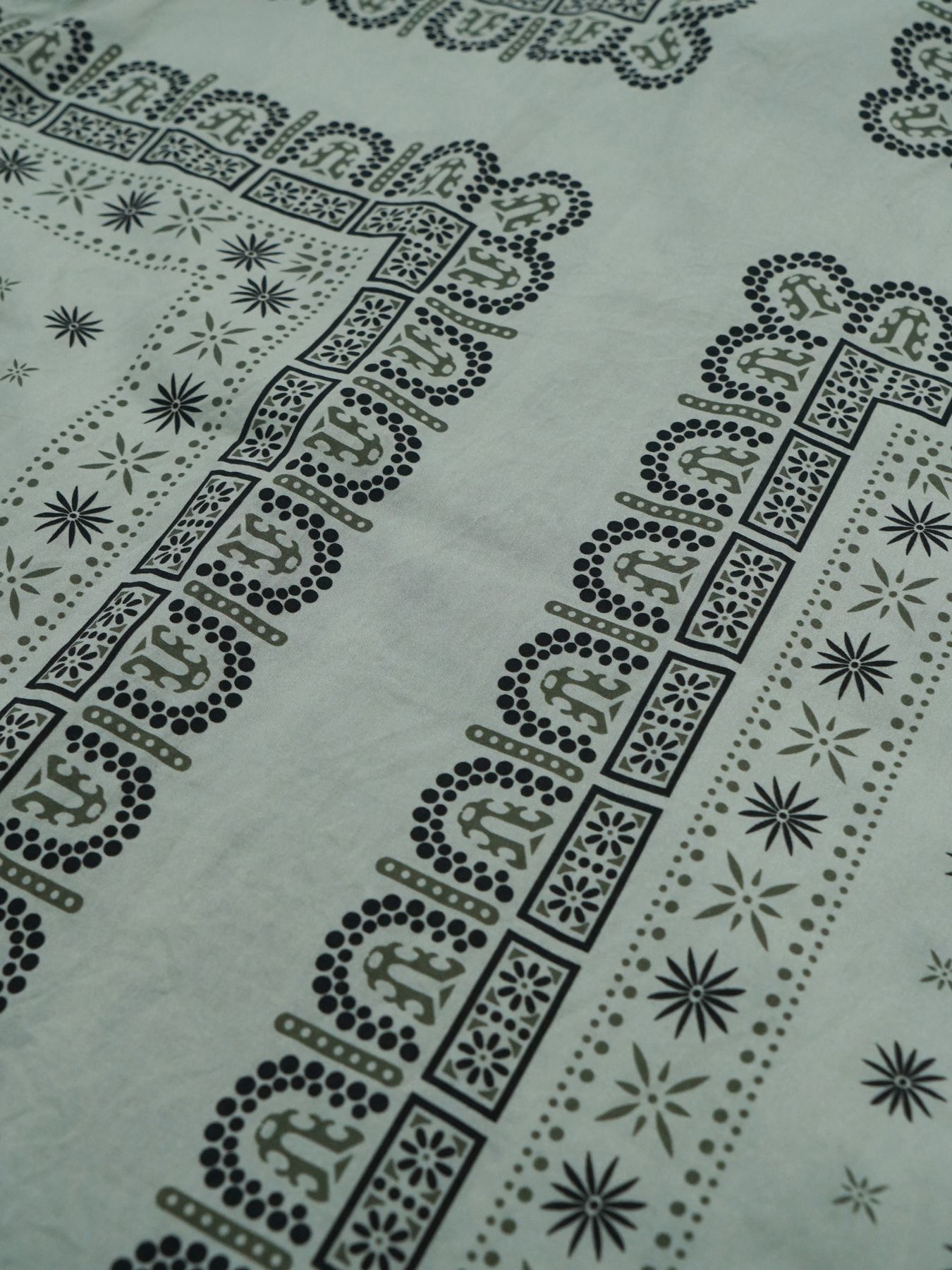 【予約品 2月1日(日) 締切】VINTAGEBANDANA SHIRTS / ヴインテージバンダナ柄 長袖シャツ / アイボリー