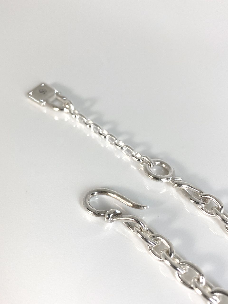 《受注生産》SNAKE CHAIN BRACELET w/ GARNET / スネークチェーンブレスレットガーネットアイズ / 注文から5～8週間後入荷予定