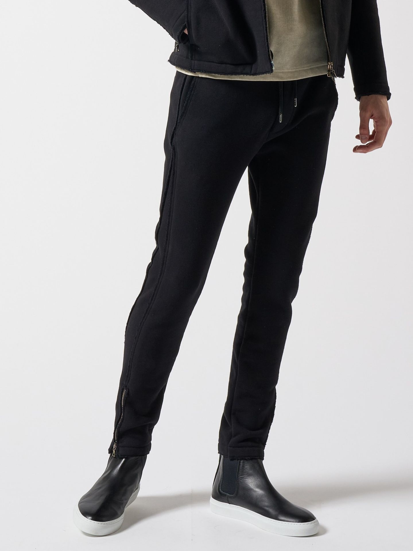 【予約品】 hem zip seam pants / スリムパンツ / ブラック