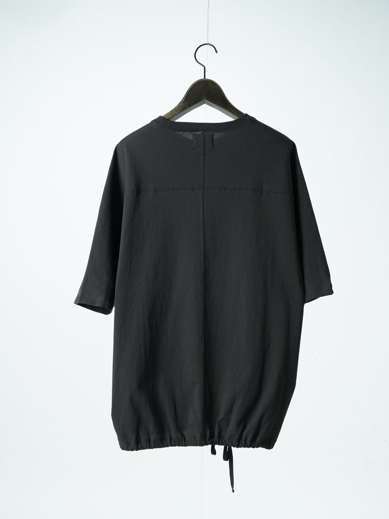 【予約品 2月1日(日) 締切】KITE TEE embroidery / 刺繍 ニットT / チャコール