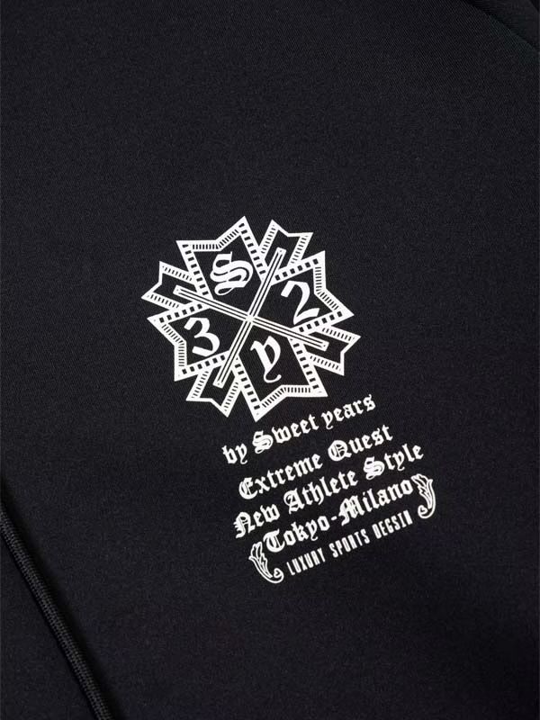 DOUBLE KNIT GOTHIC LOGO P/O HOODIE ブラック【SY32 by SWEET YEARS】