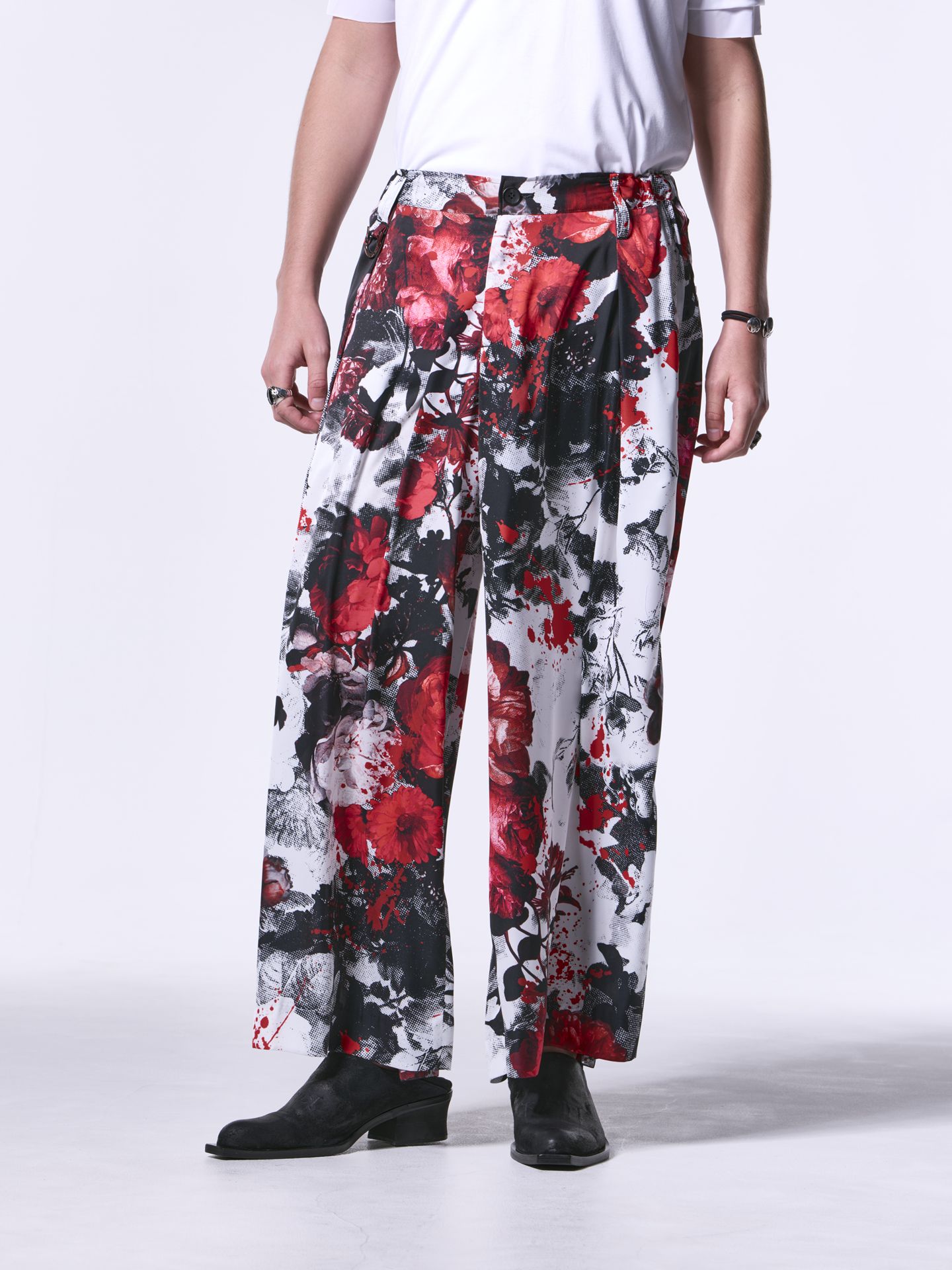 《予約品》 SlitWideTuckSlacks / スリットワイドスラックス / サテンホワイト＆レッド