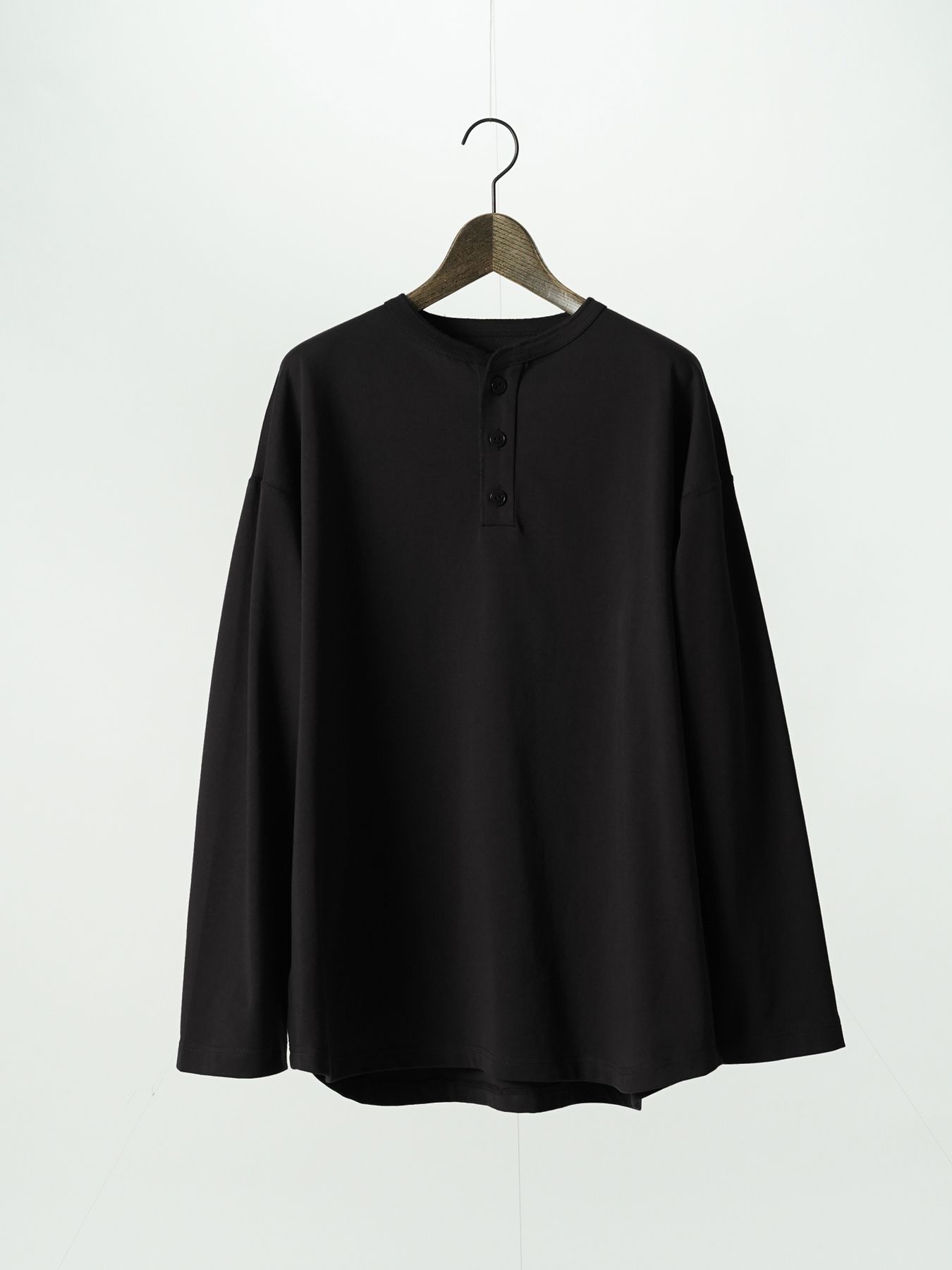 【予約品 5月6日(水) 締切】FLATSEAMME-HENLEY / ヘンリーネックカットソー / ブラック