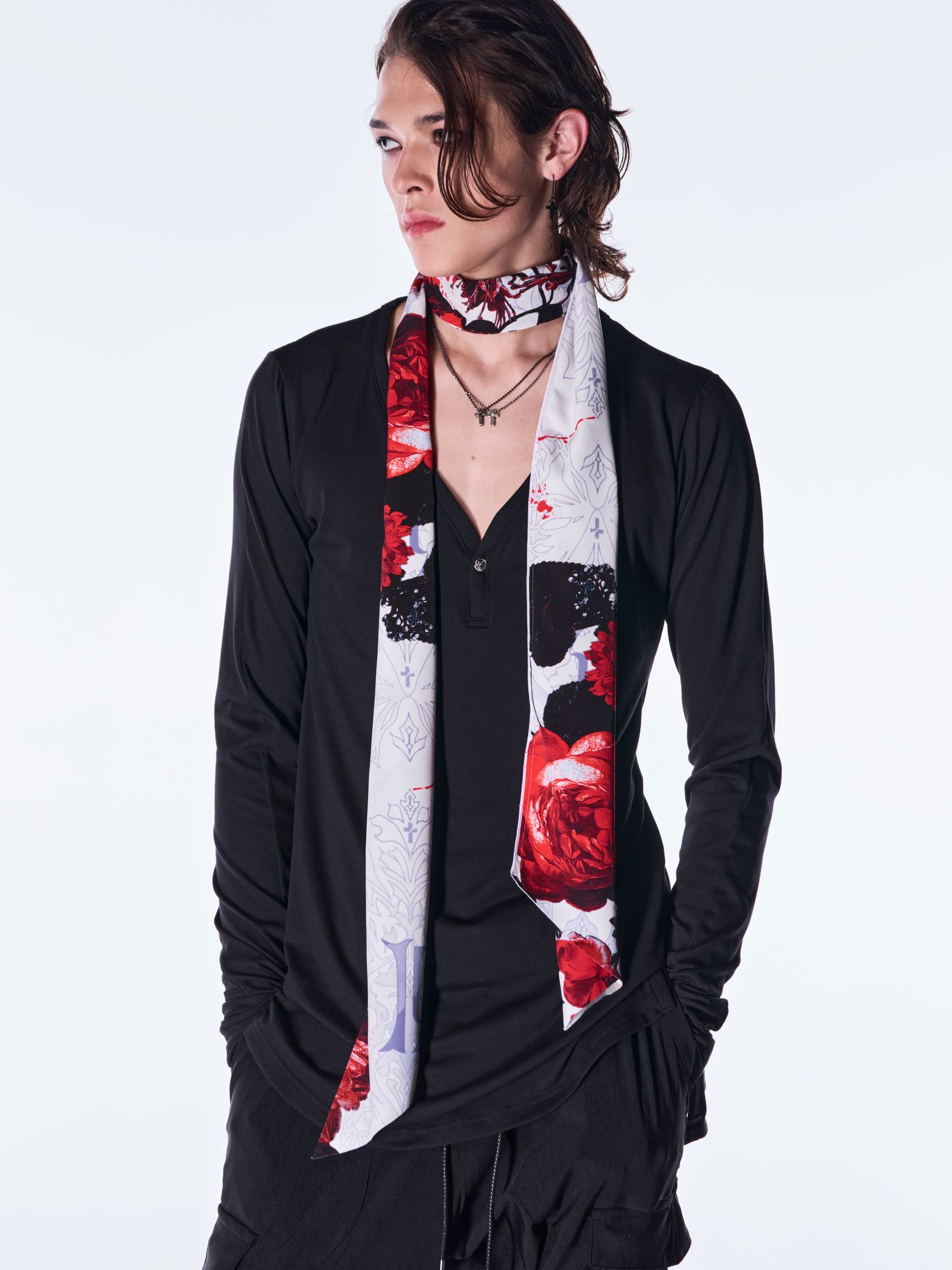 【予約品 6月29日(月) 締切】Goth Flora Suede Satin Stole / ストール / ブラック