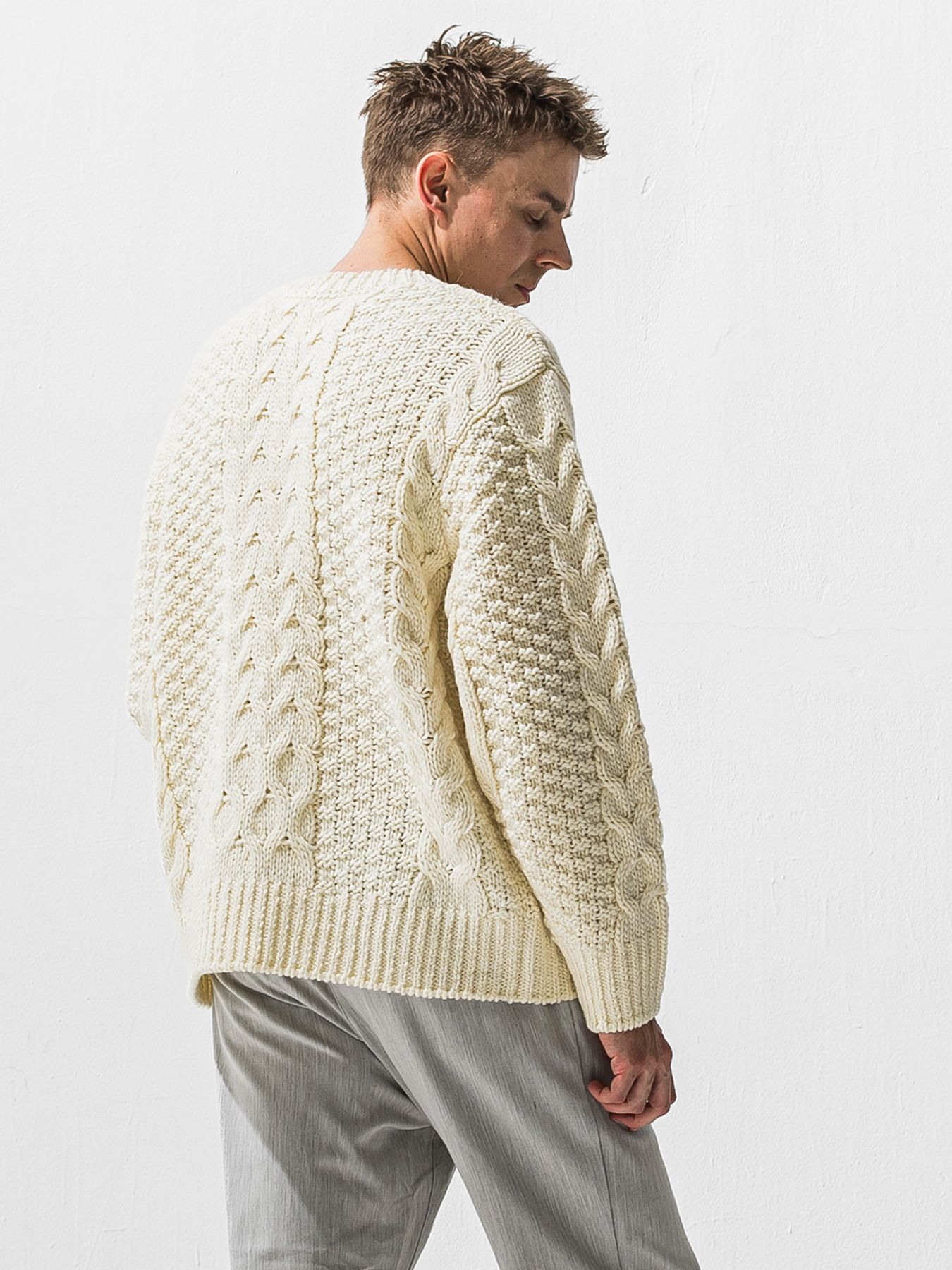 【予約品 9月6日(日) 締切】CABLE LAW SWEATER / ケーブル編みローゲージセーター / オフ