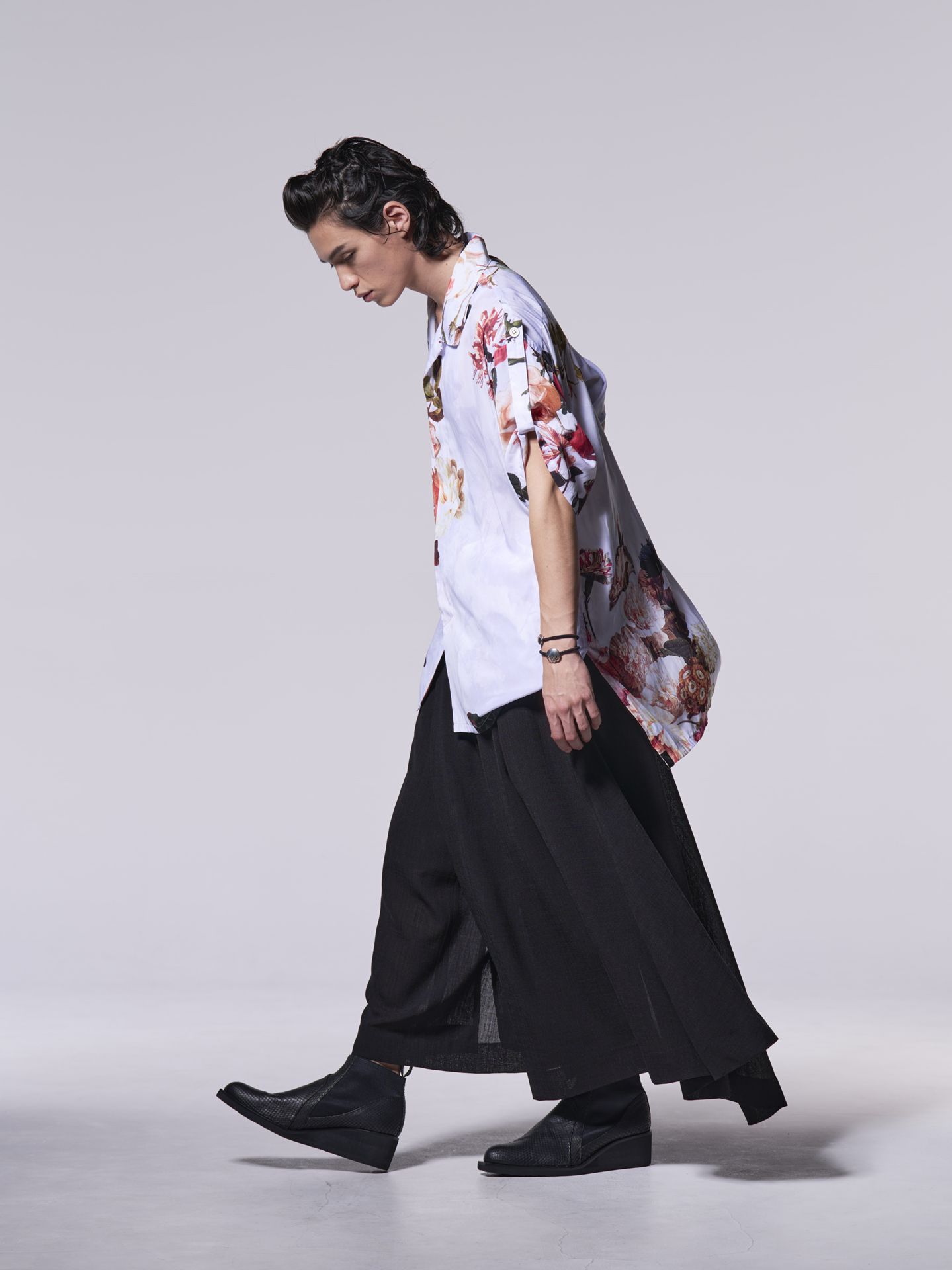 《予約品》 KAIKIN-HIYOKU Shirt / 開襟比翼シャツ / ホワイト・フローラ柄