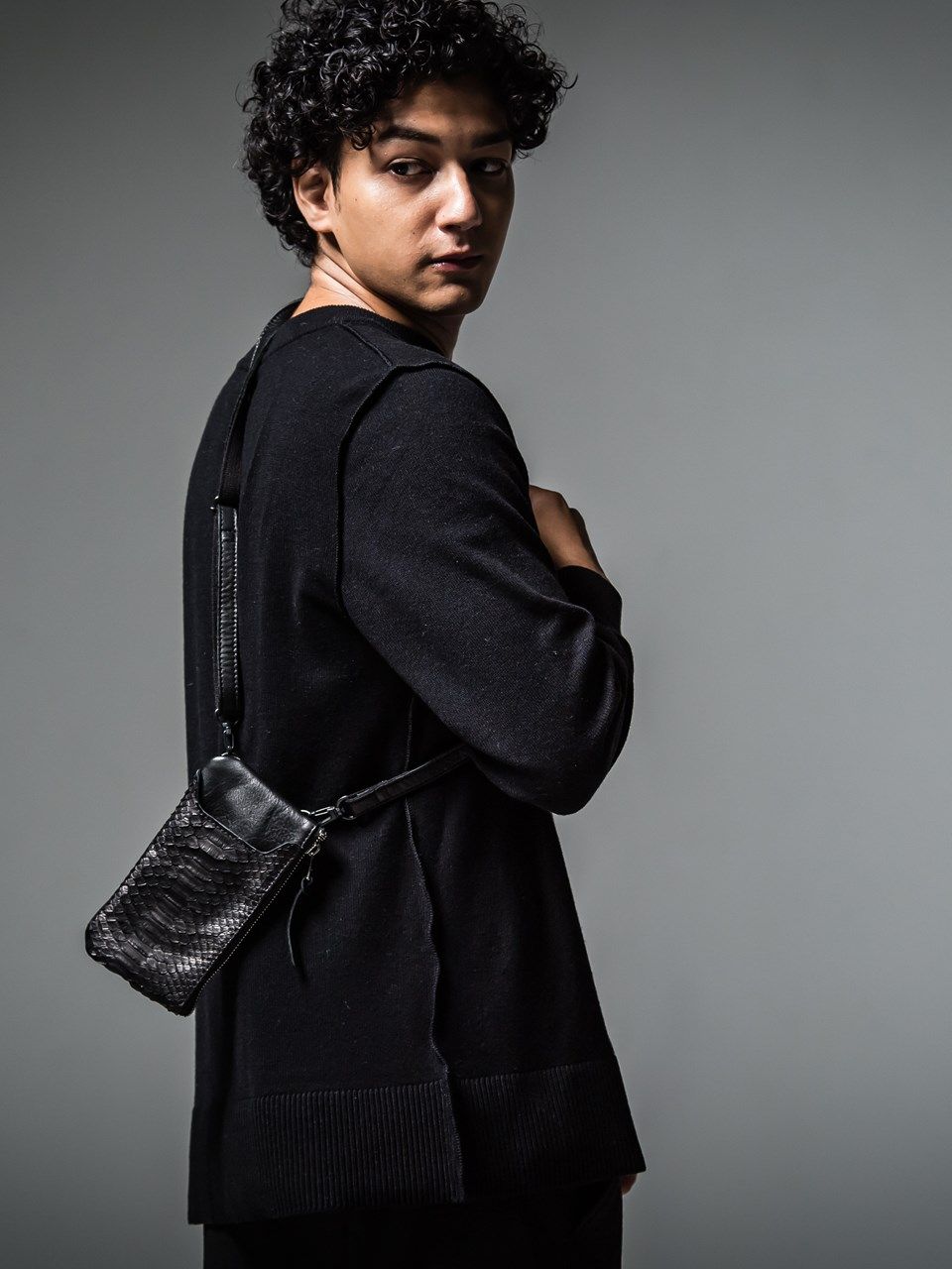 《予約品》 decade  collabo Wallet phone bag / ショルダーバッグ / ブラック 【RESOUND CLOTHING】 12月中旬以降入荷予定